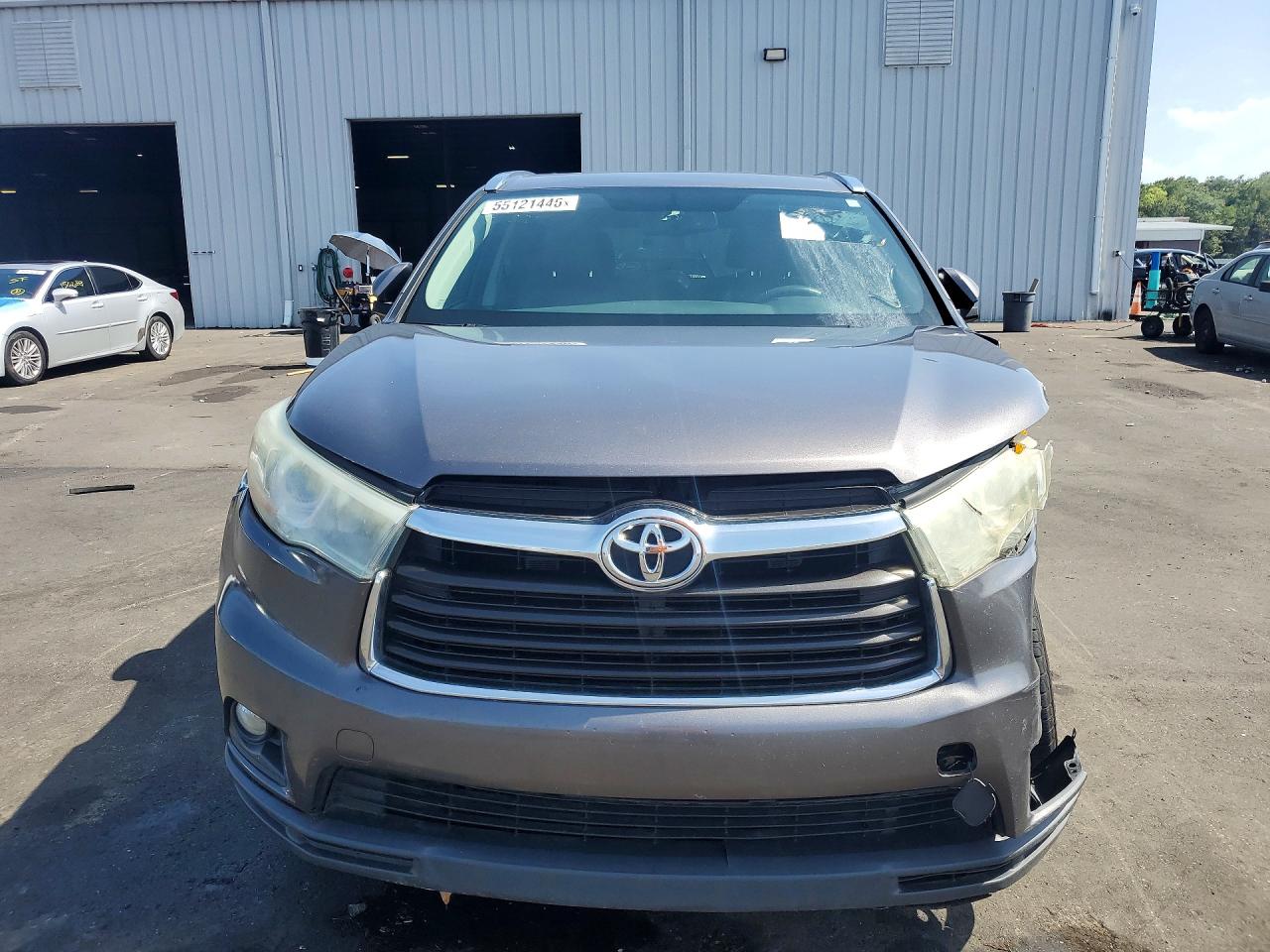 2016 TOYOTA HIGHLANDER XLE photo 9