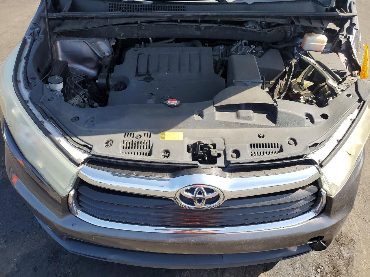 2016 TOYOTA HIGHLANDER XLE photo 21
