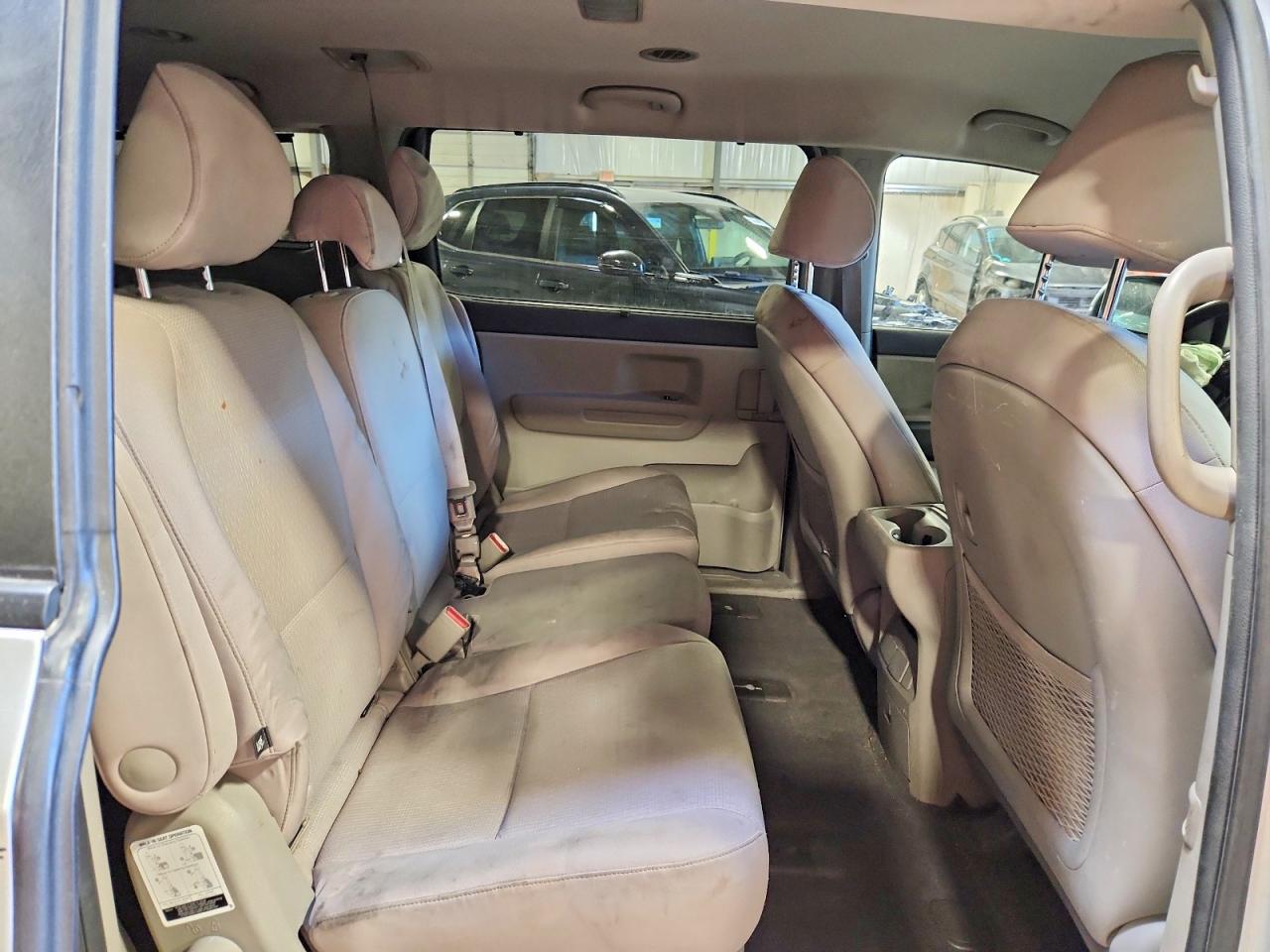 2016 KIA SEDONA LX photo 21
