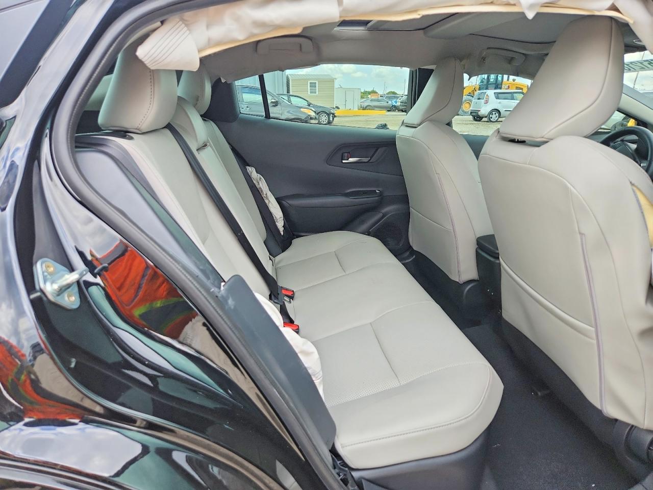 2024 TOYOTA PRIUS photo 19