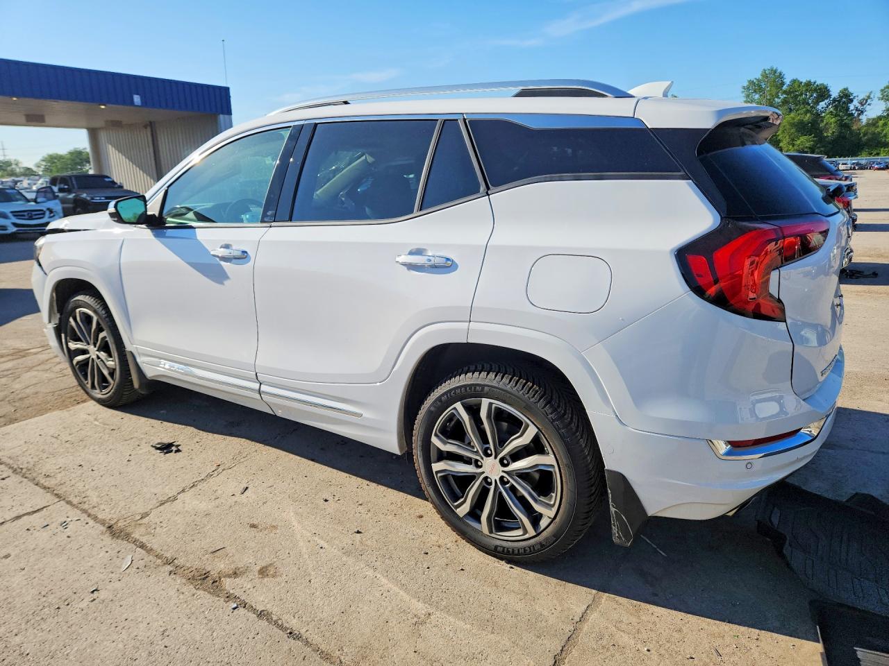 2020 GMC TERRAIN DENALI photo 2