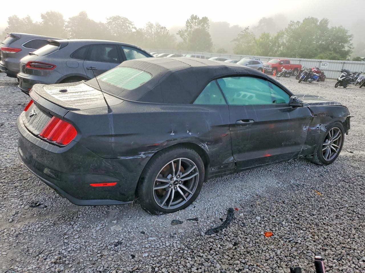 2016 FORD MUSTANG photo 5