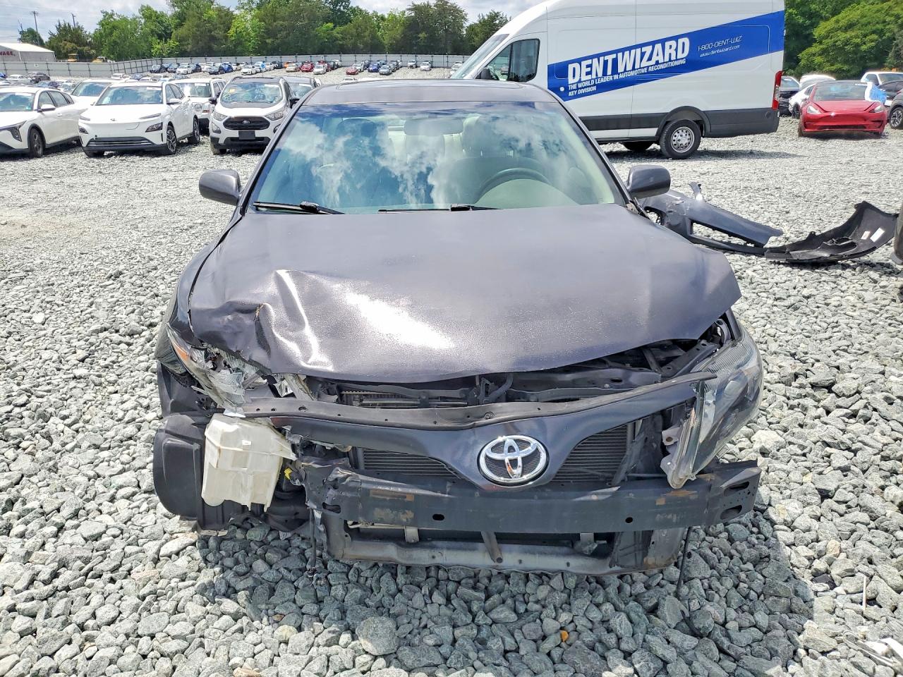 2011 TOYOTA CAMRY photo 13