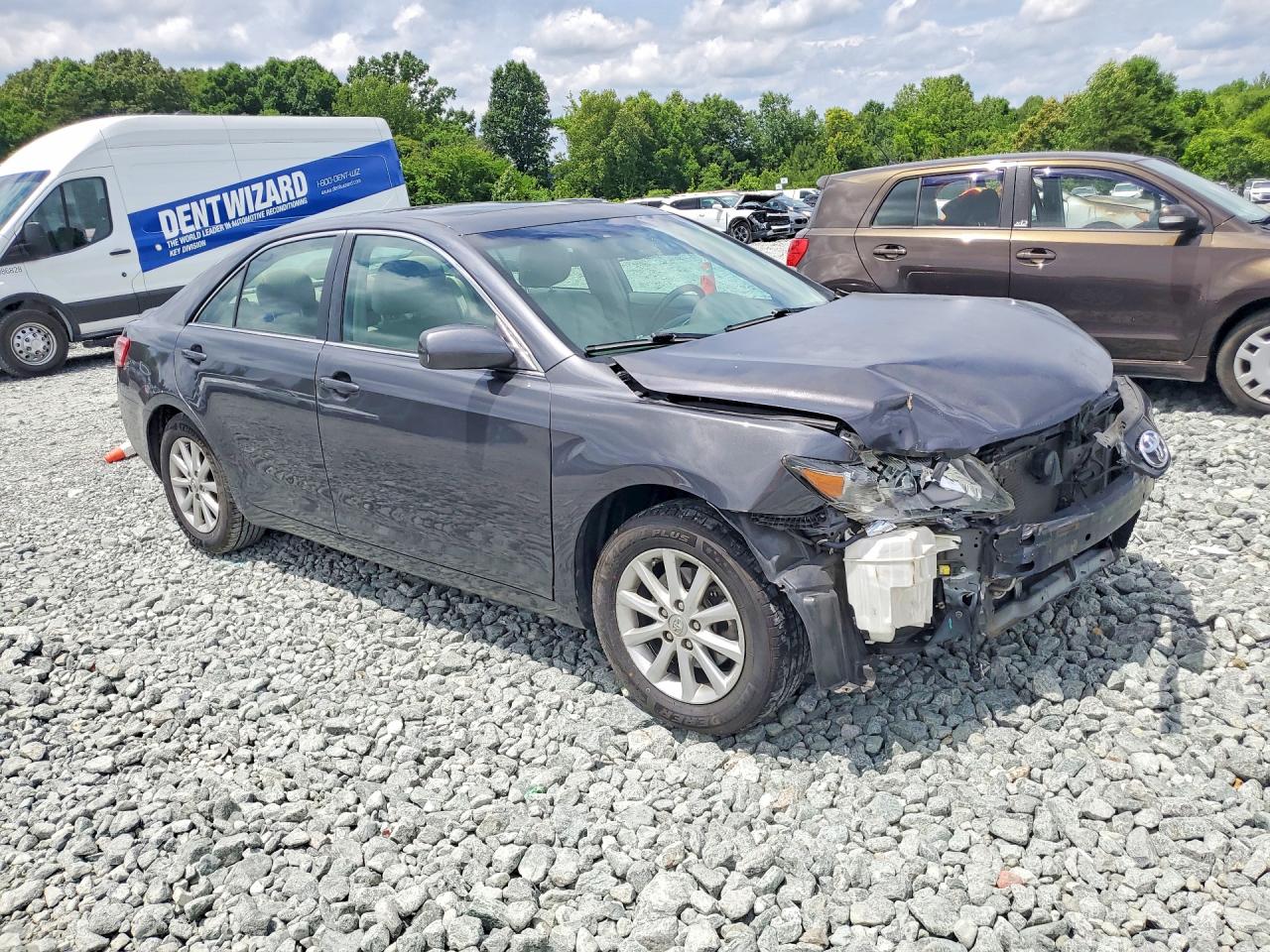 2011 TOYOTA CAMRY photo 10