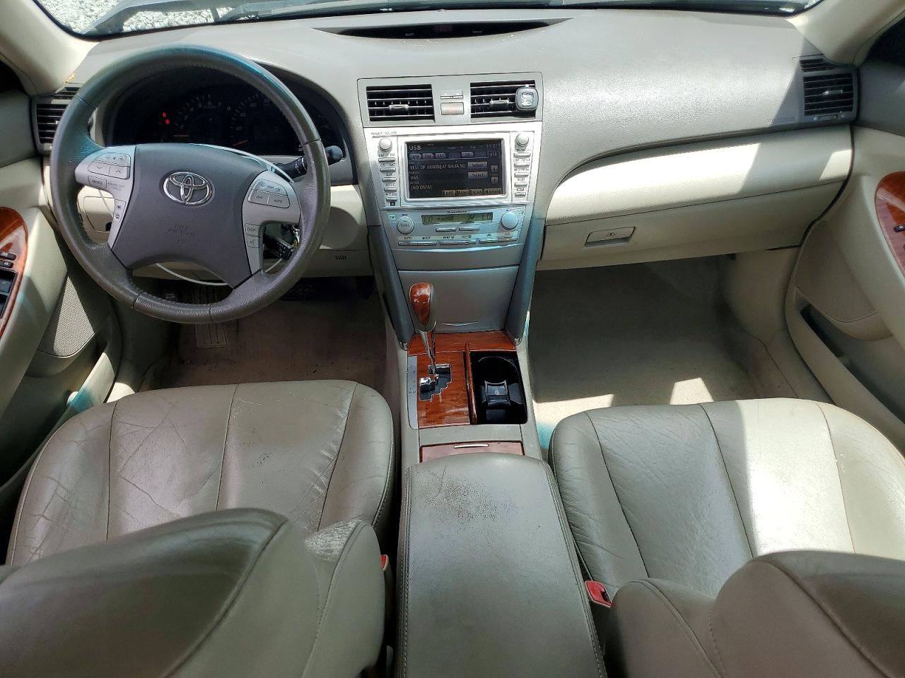 2011 TOYOTA CAMRY photo 22