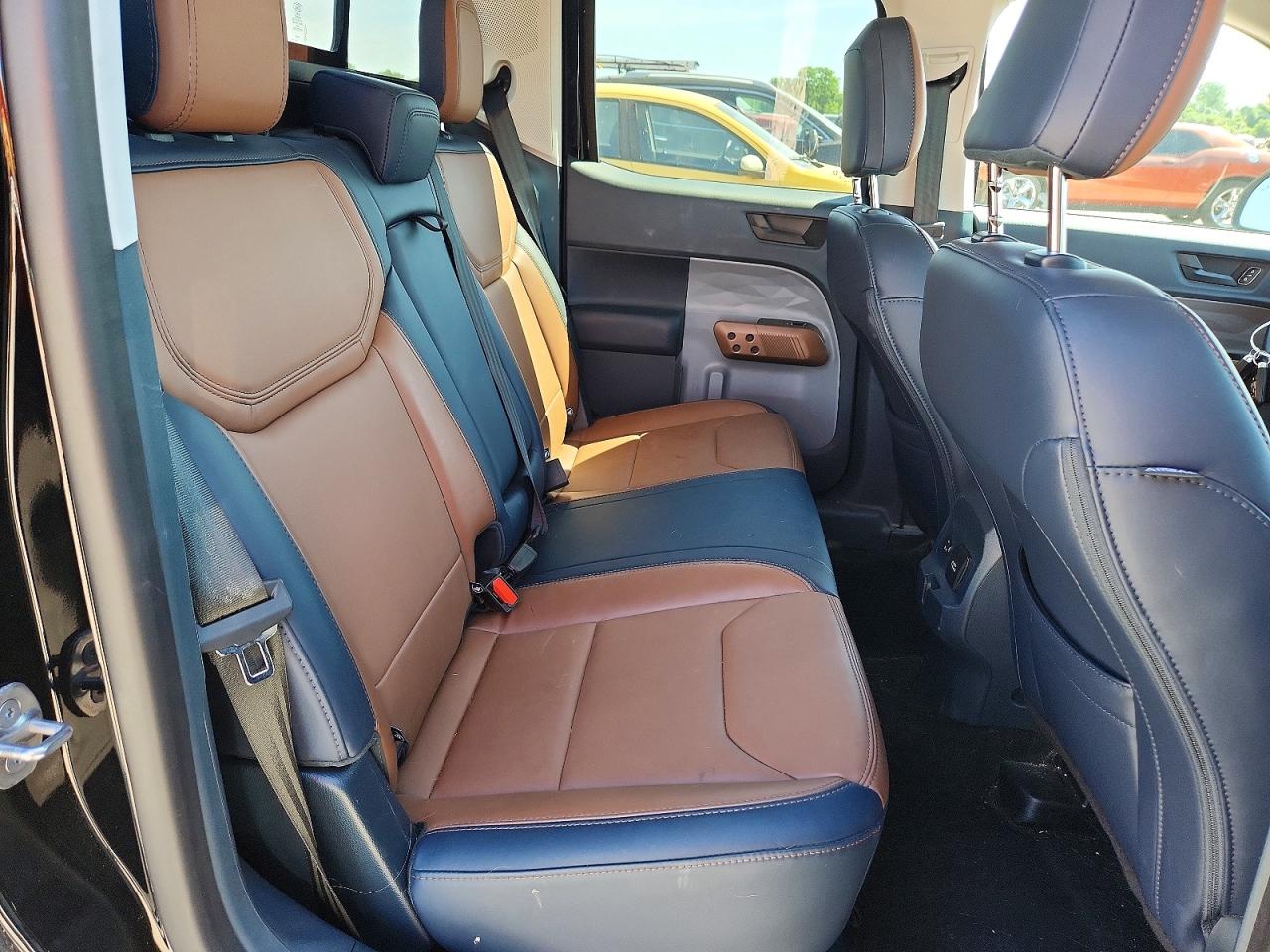 2024 FORD MAVERICK LARIAT photo 28