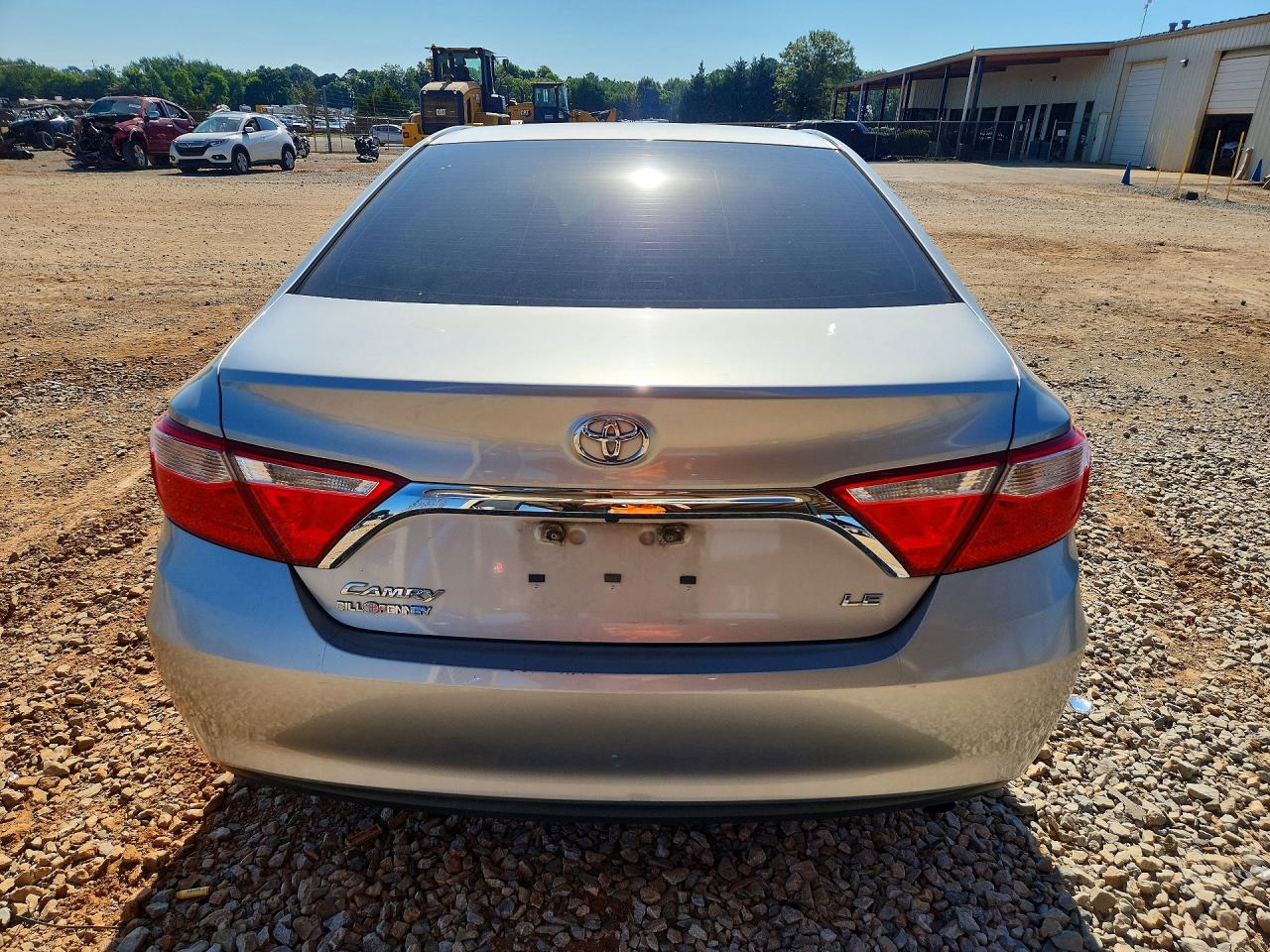 2015 TOYOTA CAMRY LE photo 11