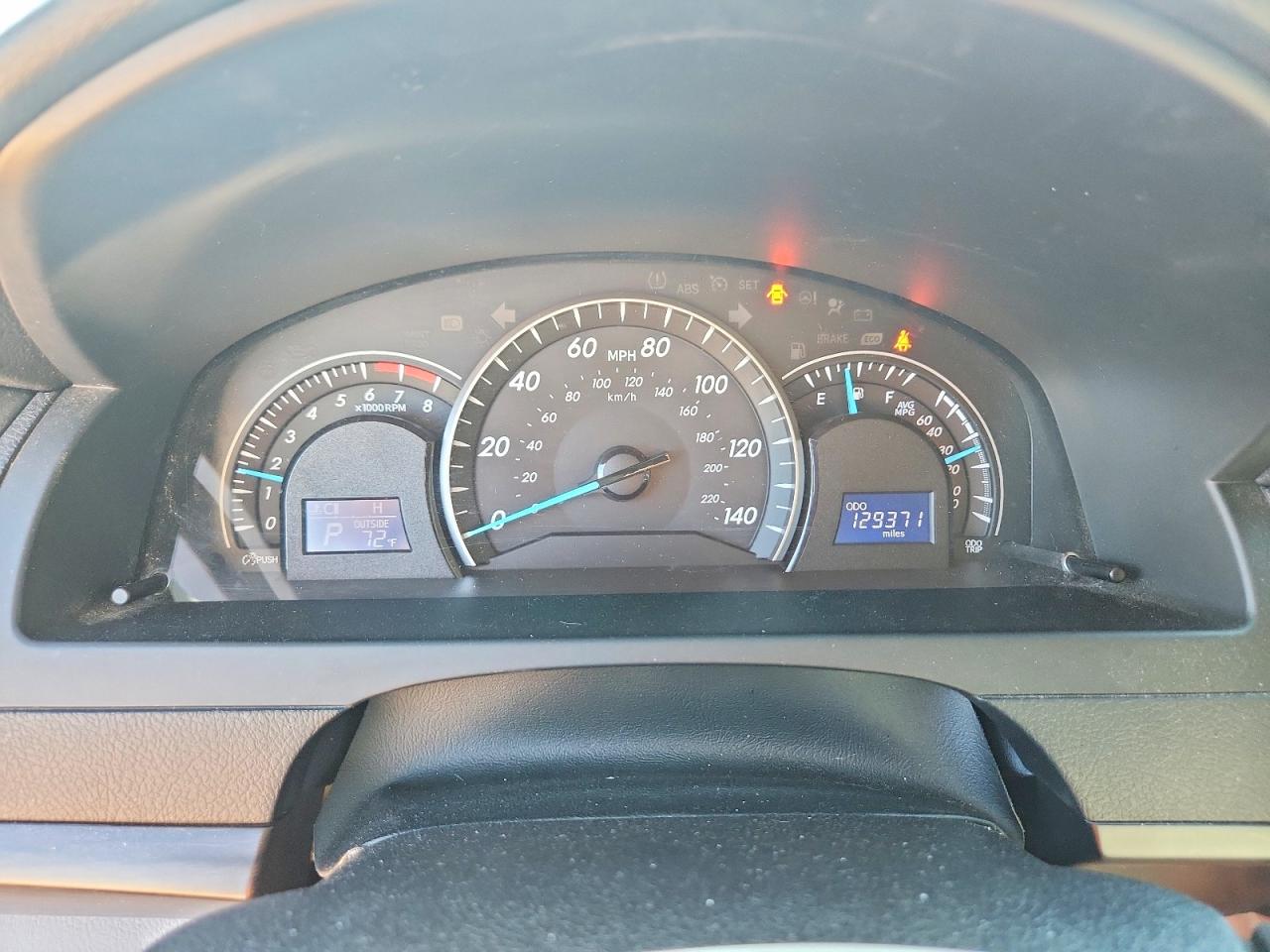 2015 TOYOTA CAMRY LE photo 17