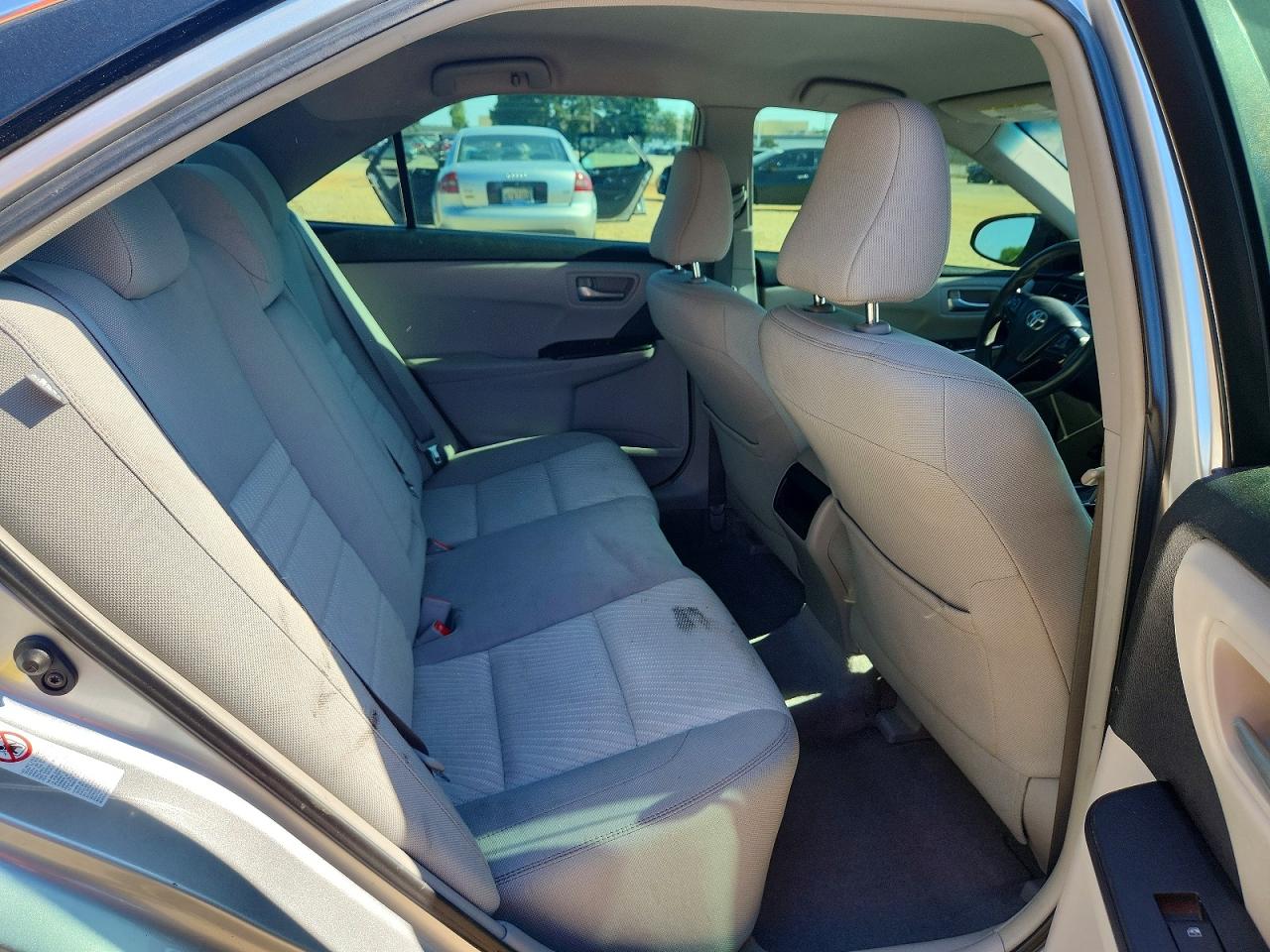 2015 TOYOTA CAMRY LE photo 19