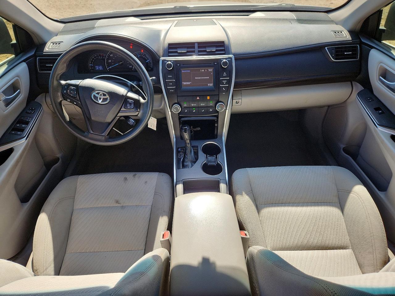 2015 TOYOTA CAMRY LE photo 15