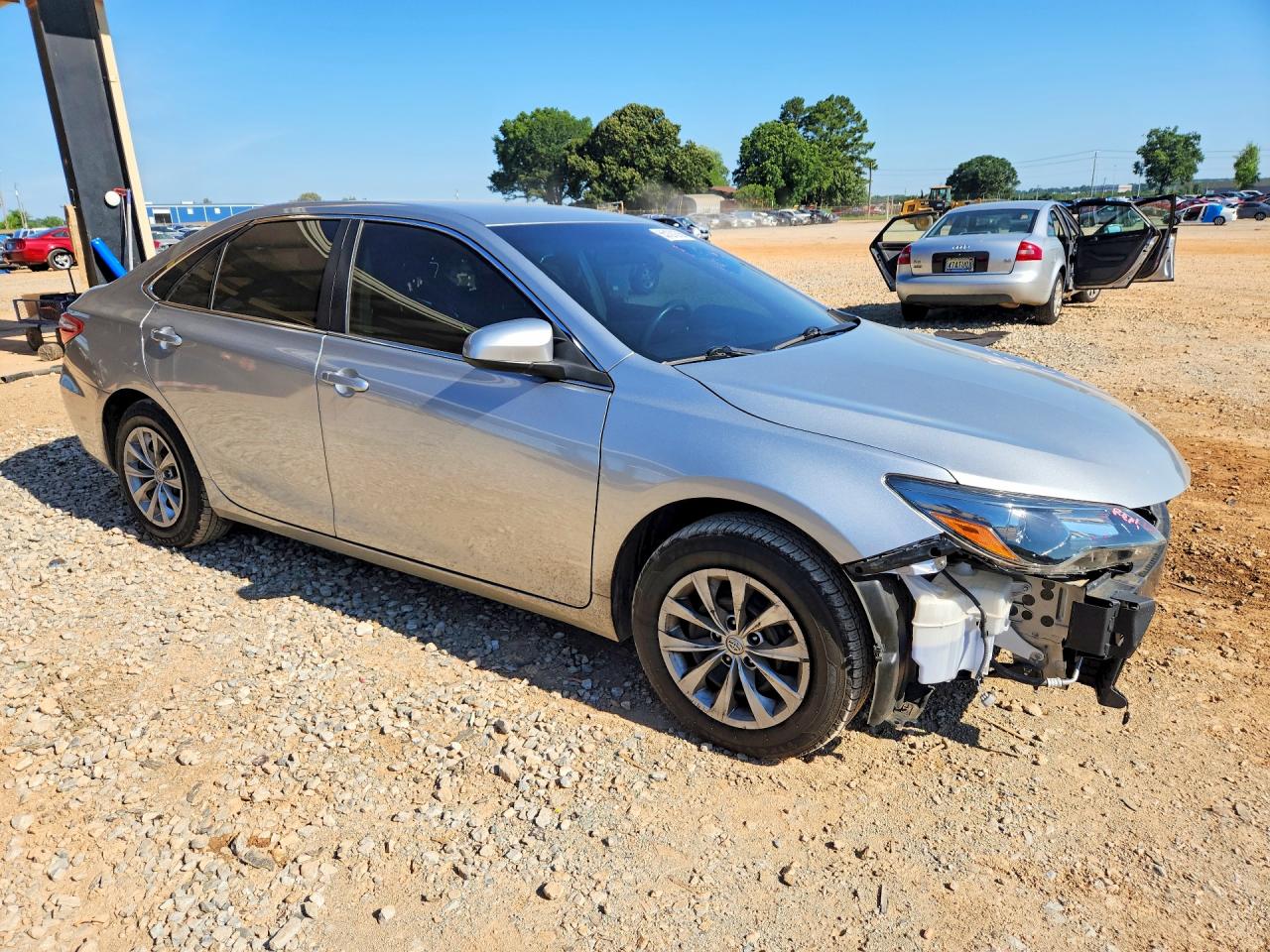 2015 TOYOTA CAMRY LE photo 7