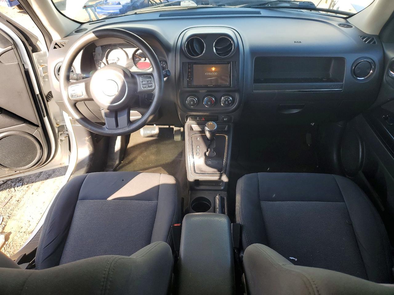 2015 JEEP PATRIOT photo 15