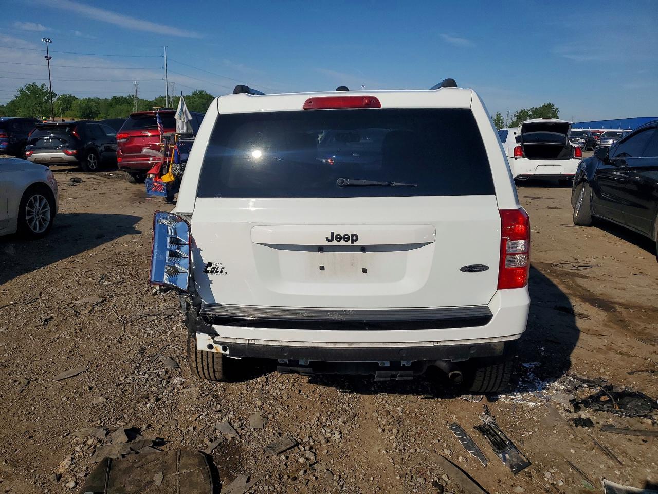 2015 JEEP PATRIOT photo 11