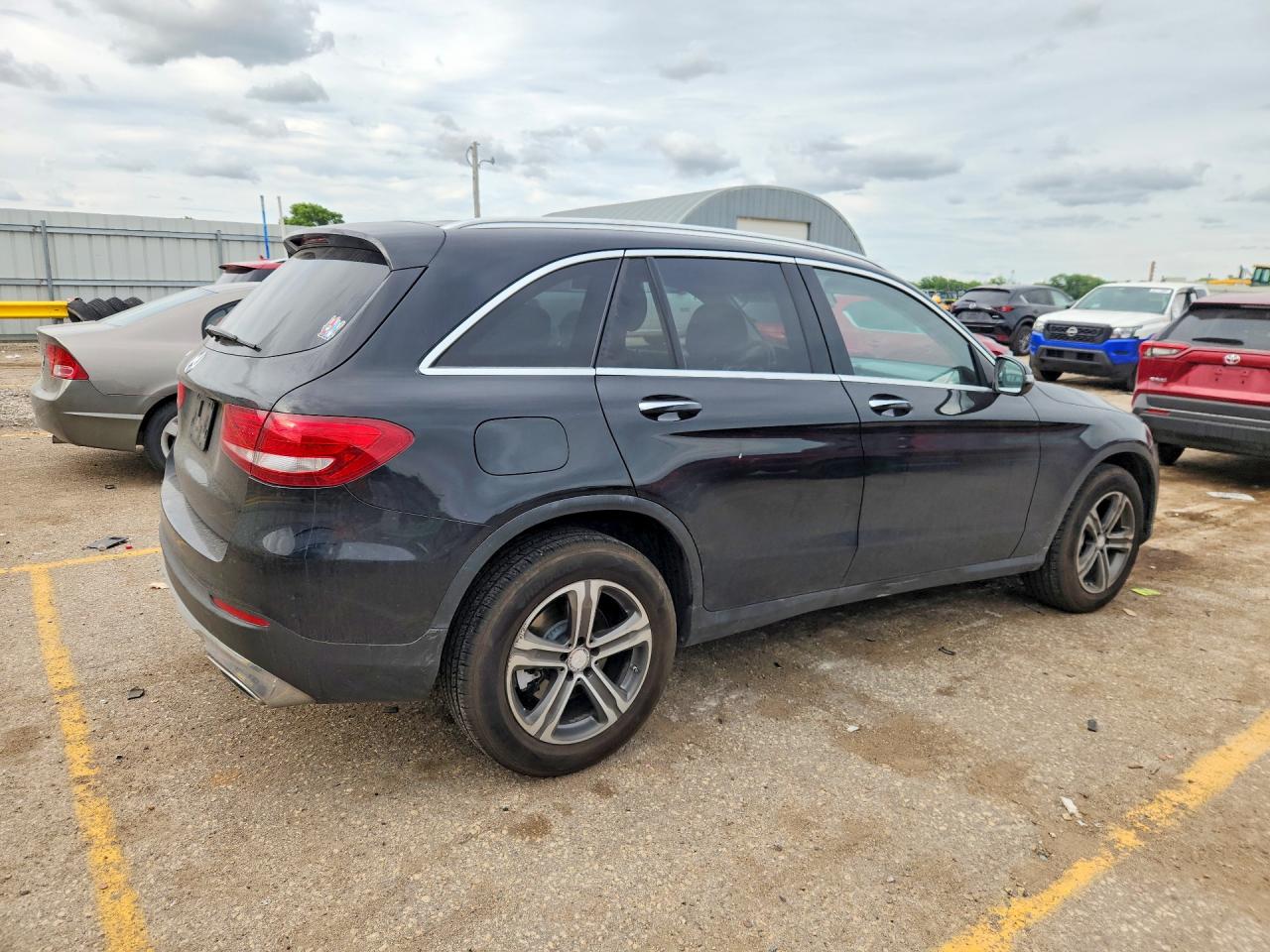 2016 MERCEDES-BENZ GLC 300 photo 5