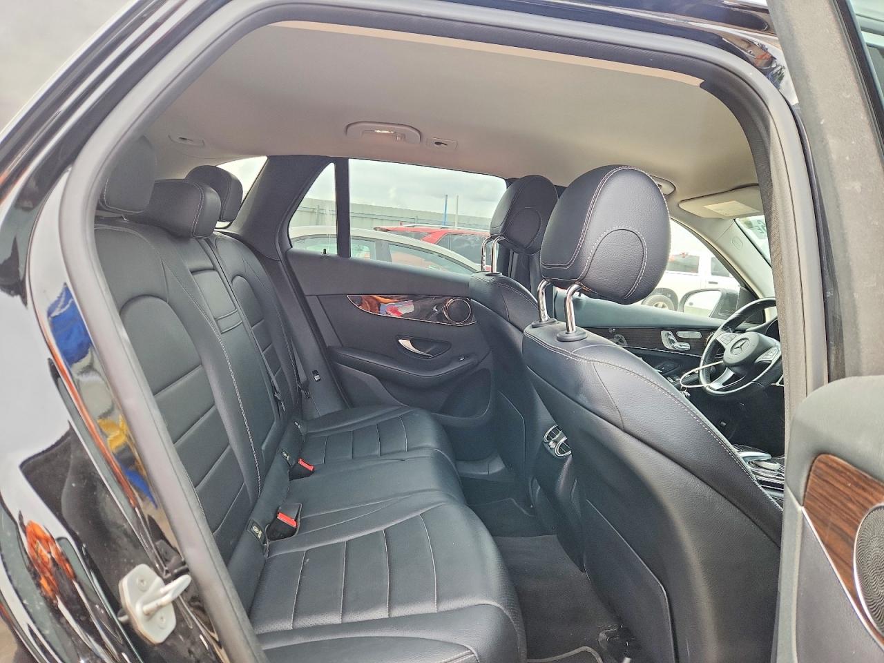 2016 MERCEDES-BENZ GLC 300 photo 19