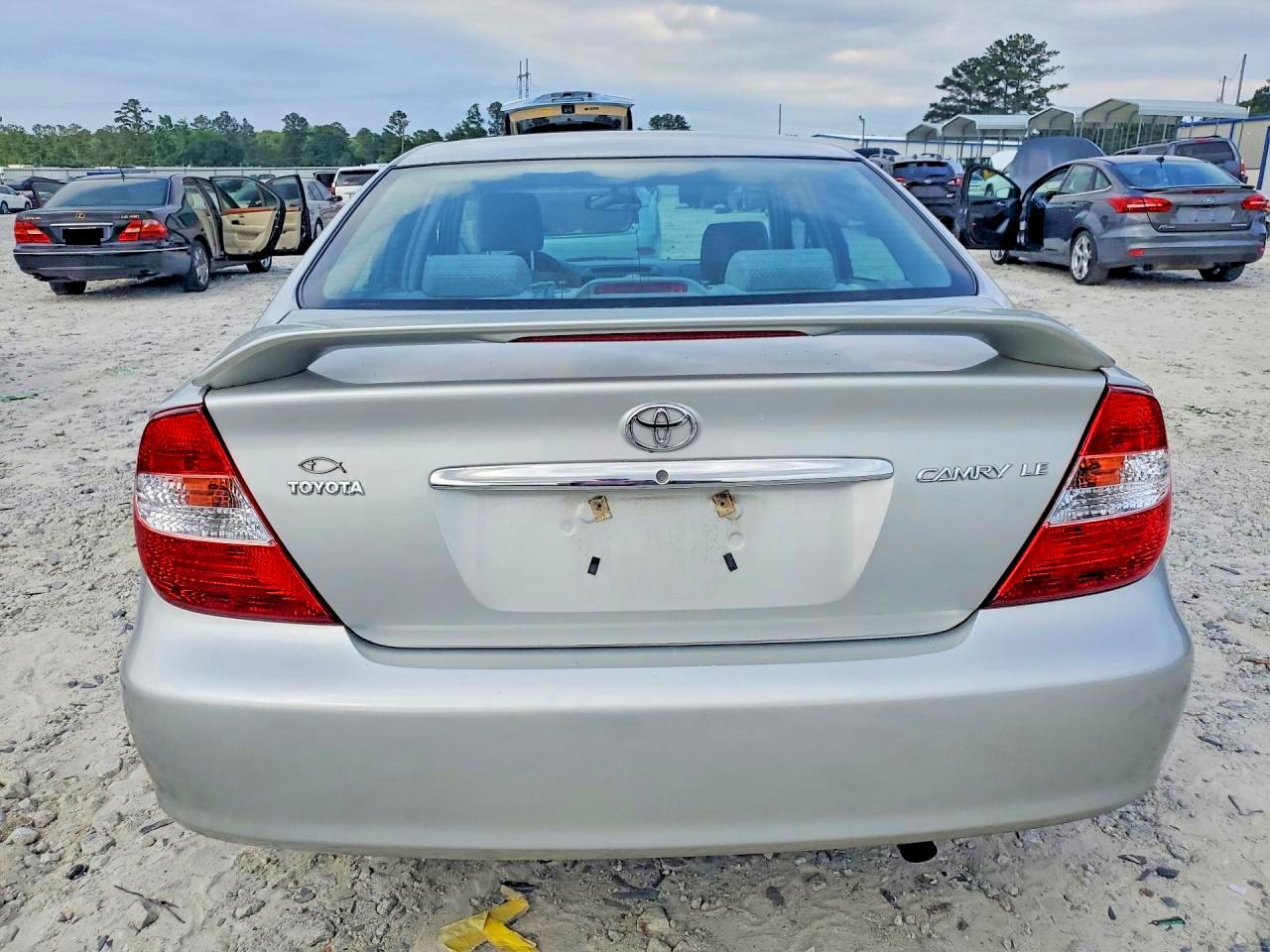 2003 TOYOTA CAMRY LE photo 6