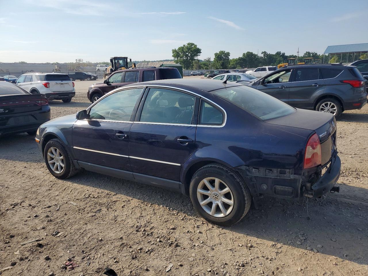 2003 VOLKSWAGEN PASSAT GLS photo 4