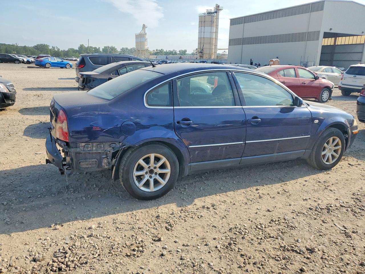 2003 VOLKSWAGEN PASSAT GLS photo 7