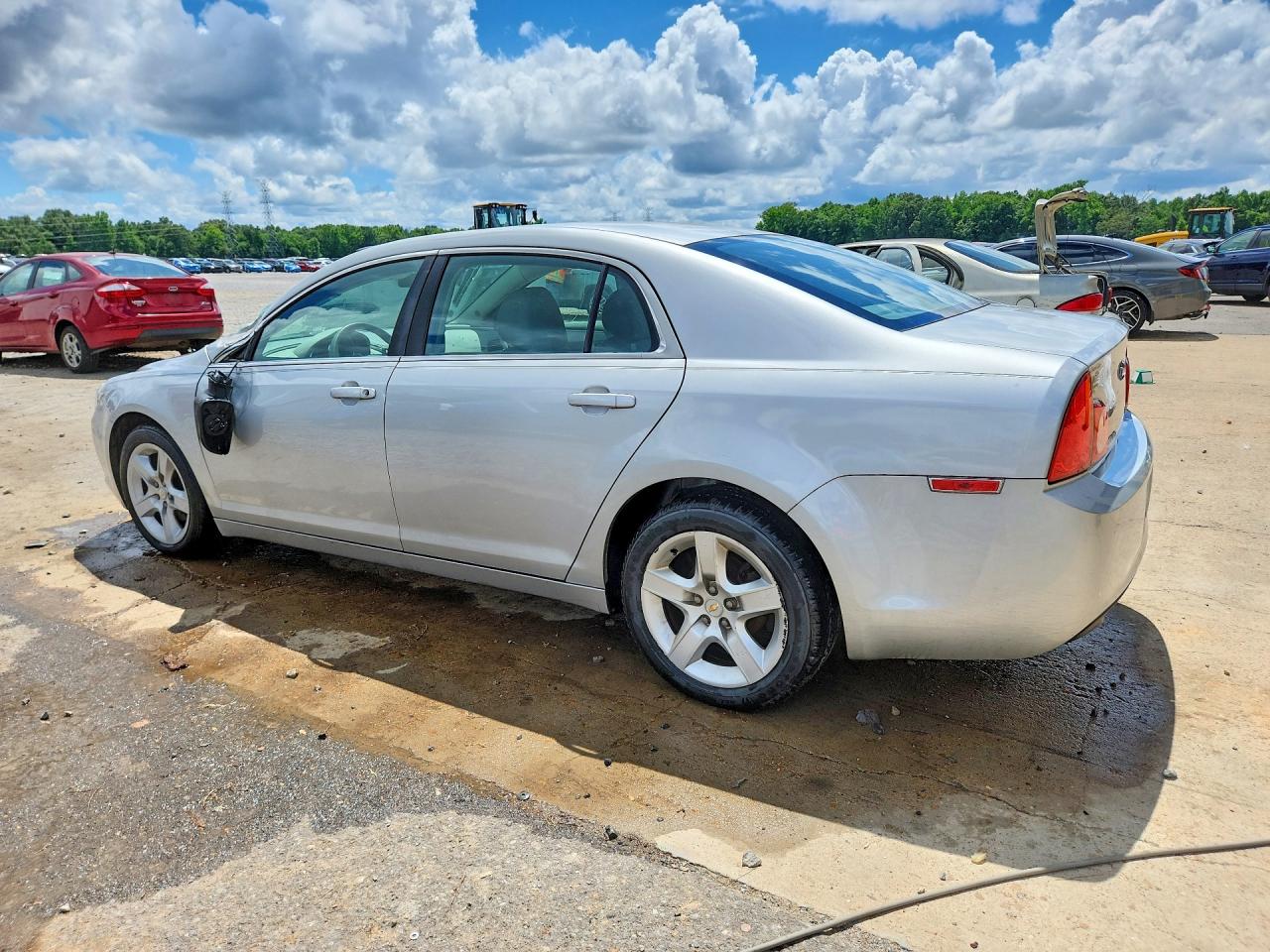 2011 CHEVROLET MALIBU LS photo 2