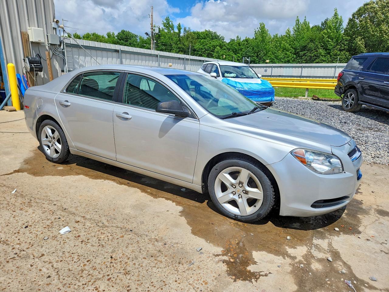 2011 CHEVROLET MALIBU LS photo 4