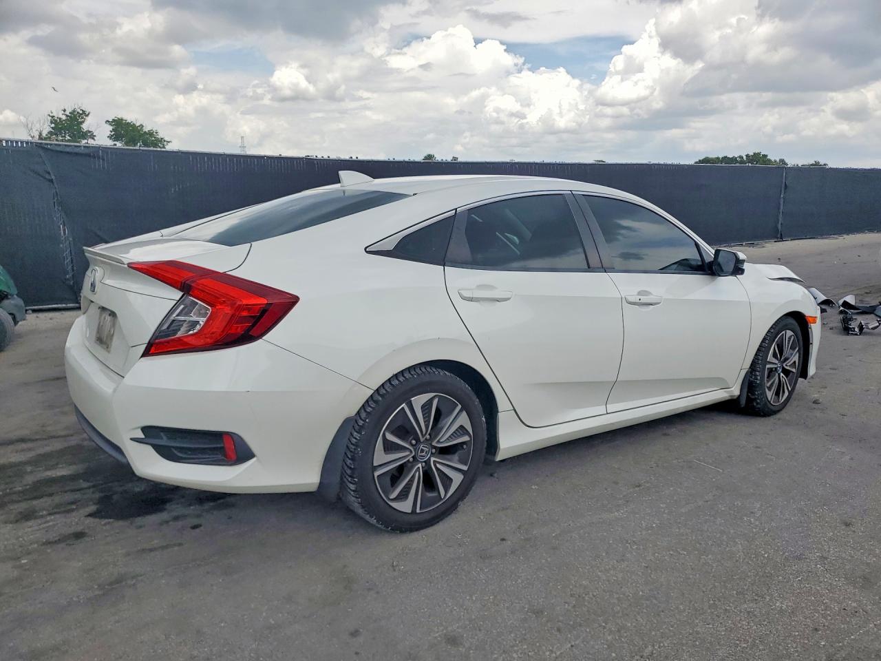 2017 HONDA CIVIC EX photo 7
