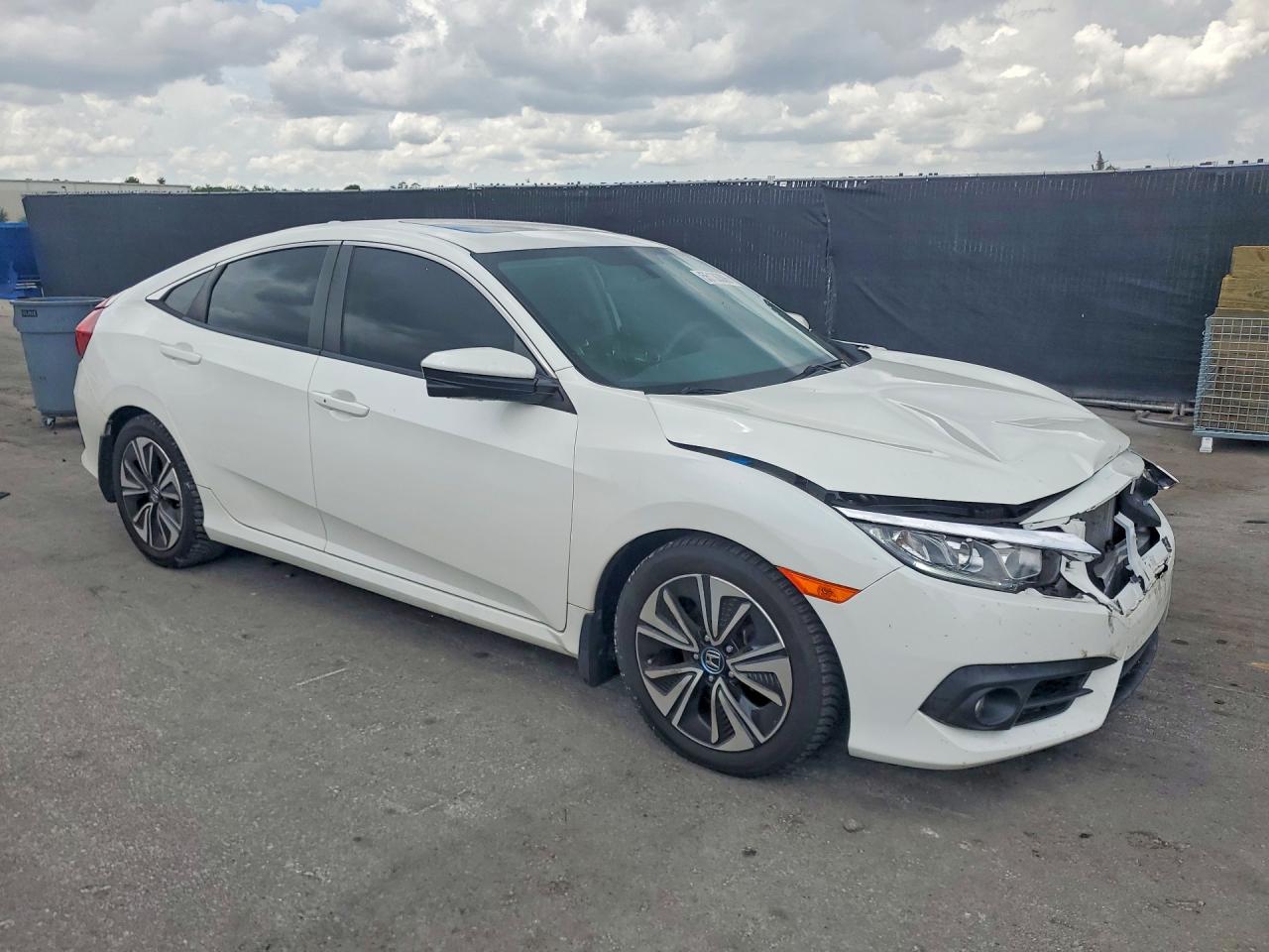 2017 HONDA CIVIC EX photo 10