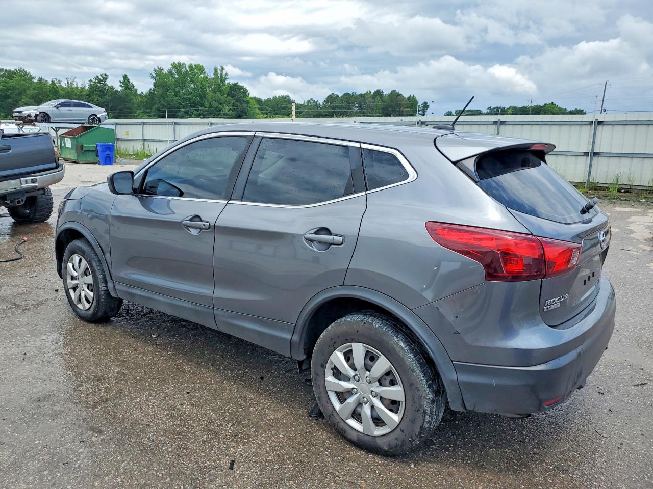 2019 NISSAN ROGUE SPORT S photo 3