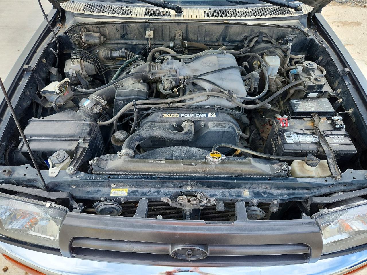 1997 TOYOTA 4RUNNER SR5 photo 12