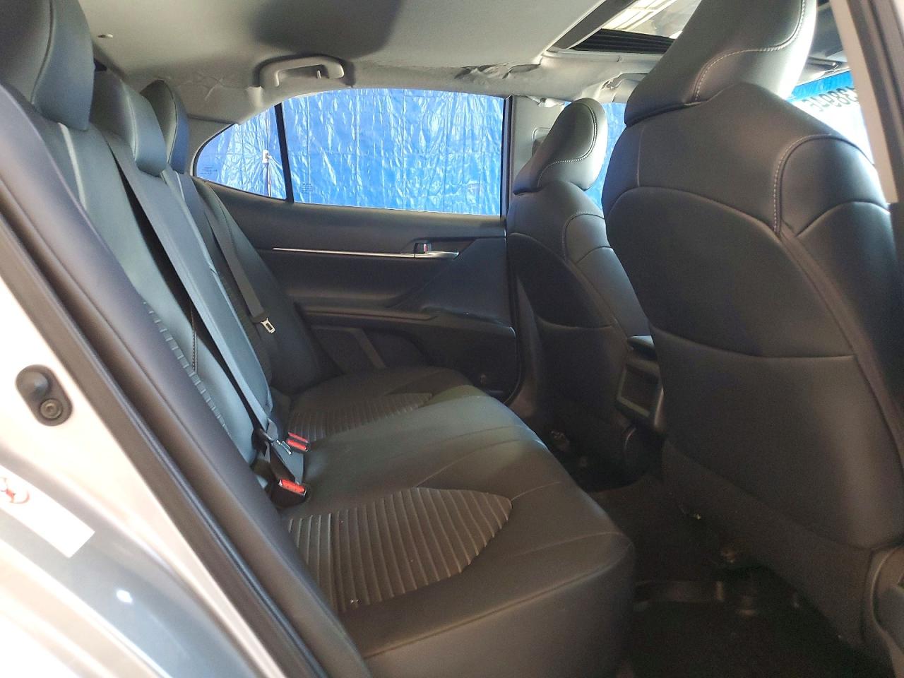 2019 TOYOTA CAMRY SE photo 19