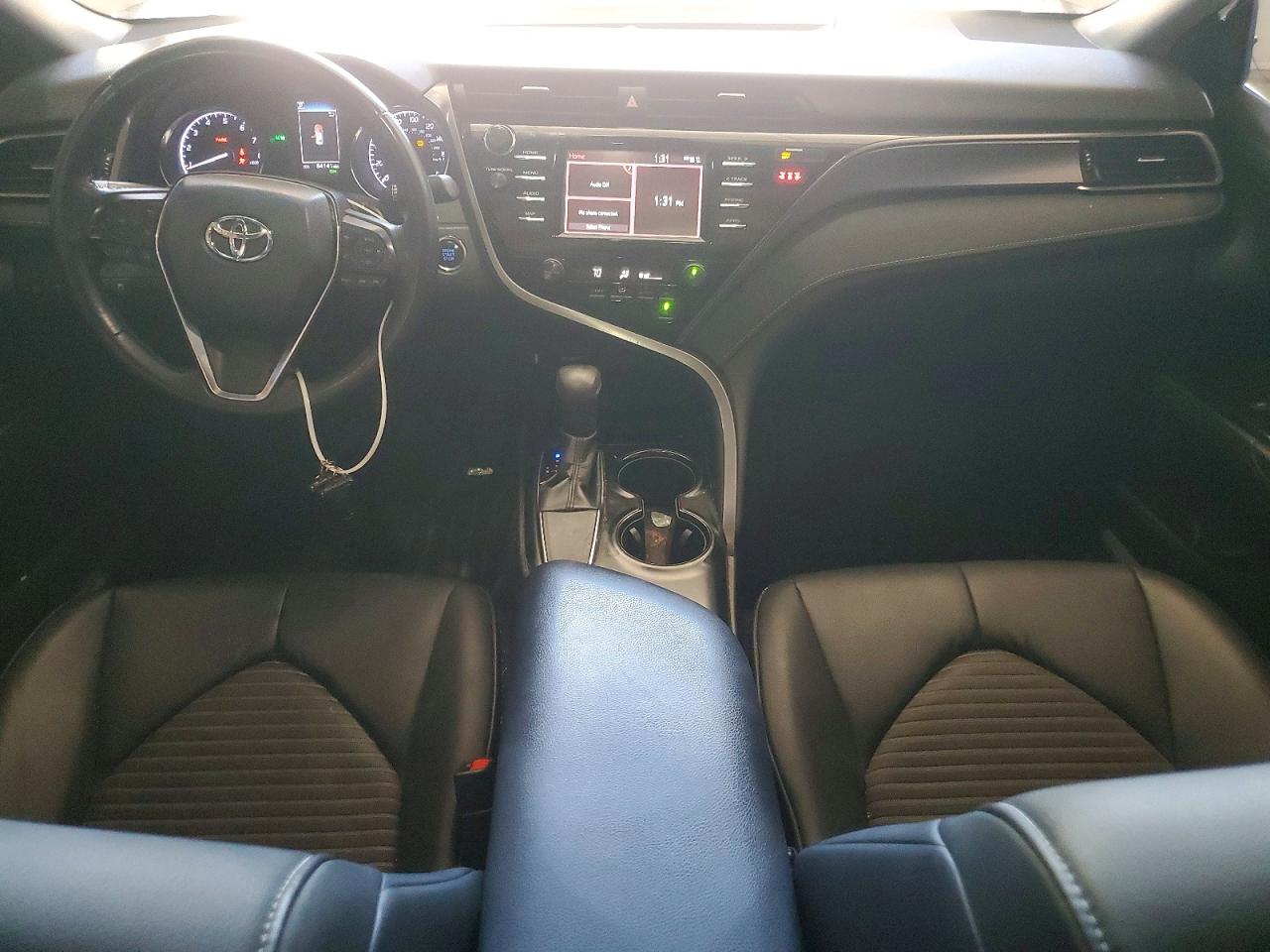 2019 TOYOTA CAMRY SE photo 15