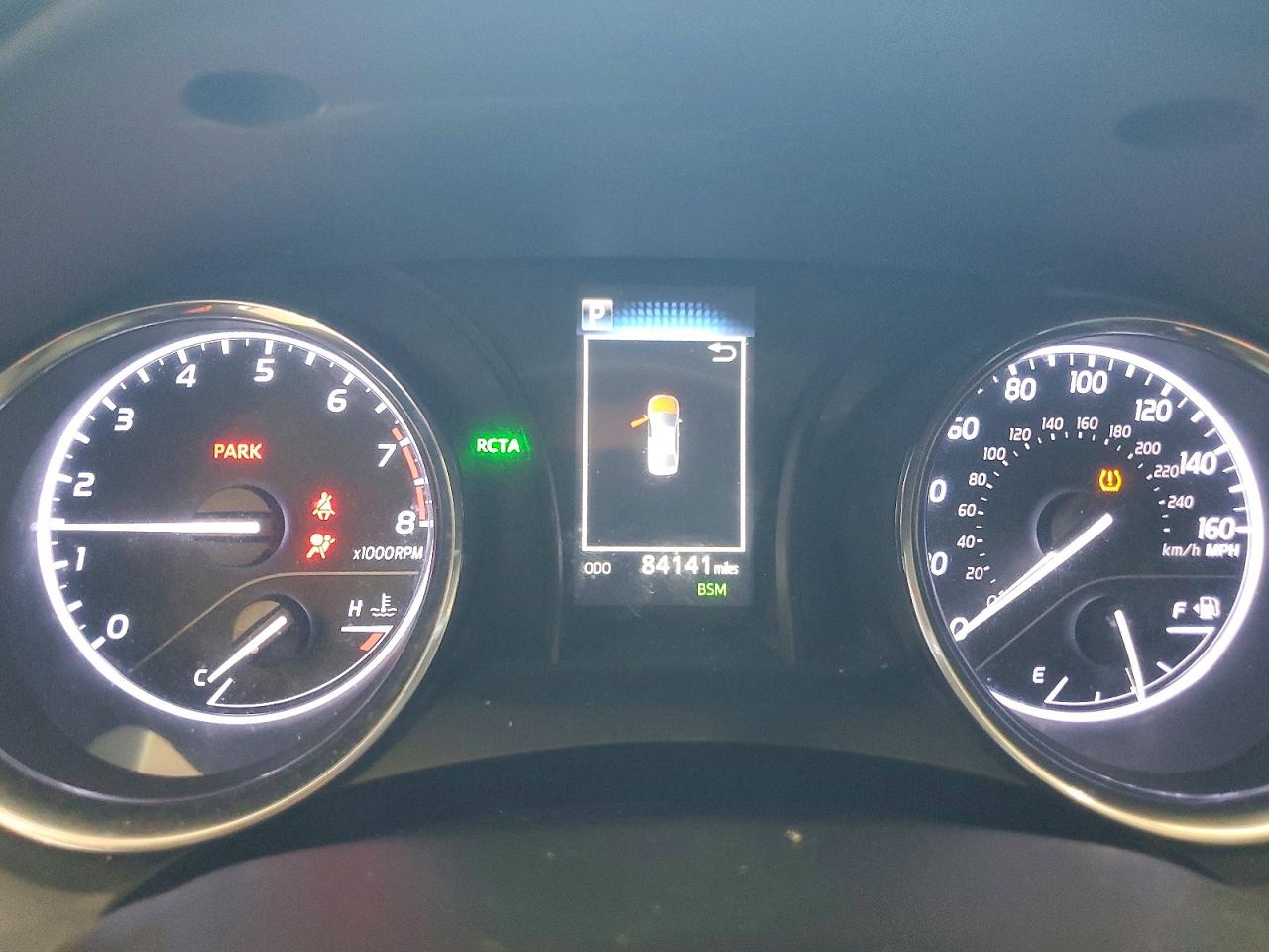 2019 TOYOTA CAMRY SE photo 17