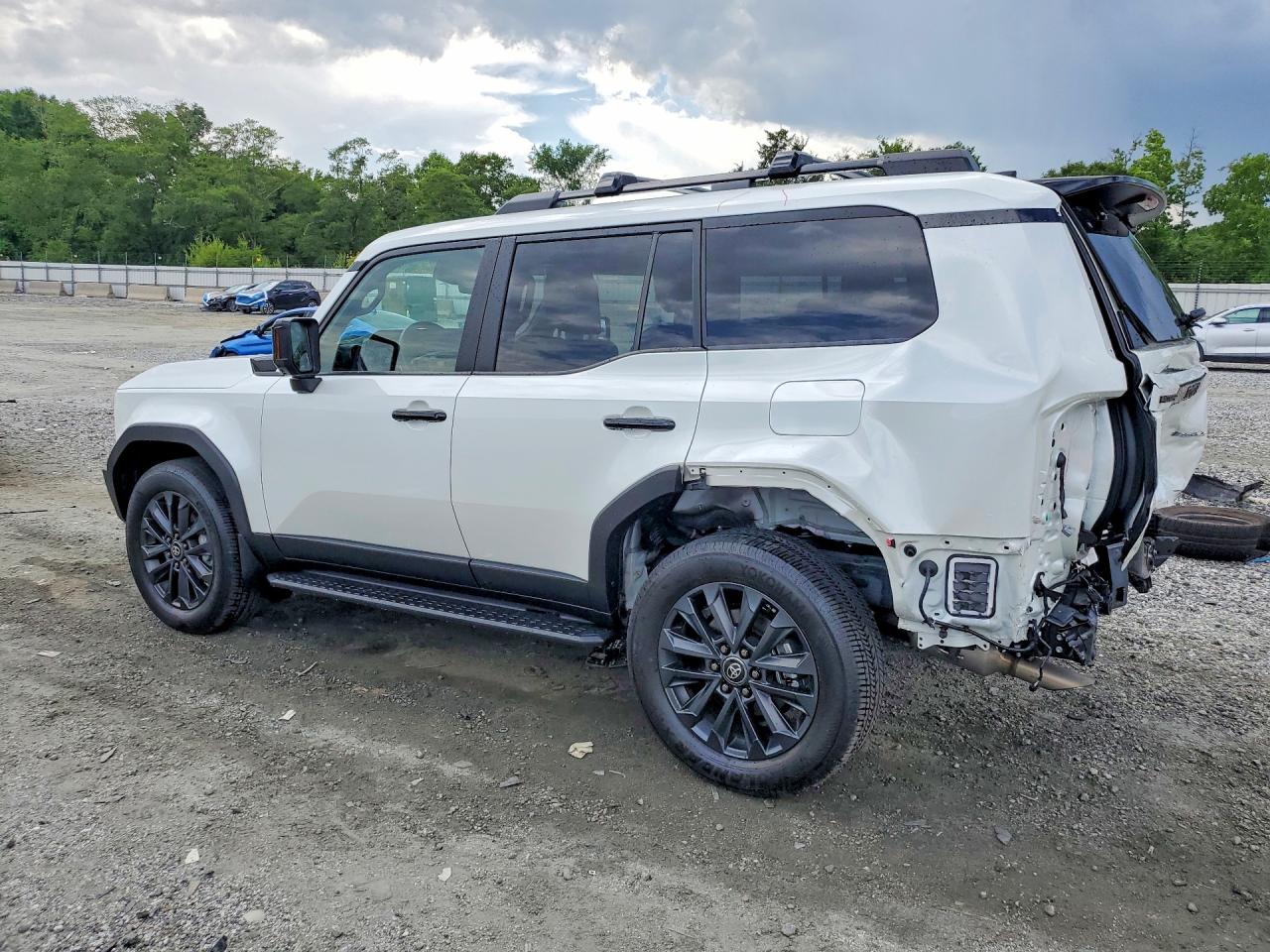 2025 TOYOTA LAND CRUISER BASE photo 3