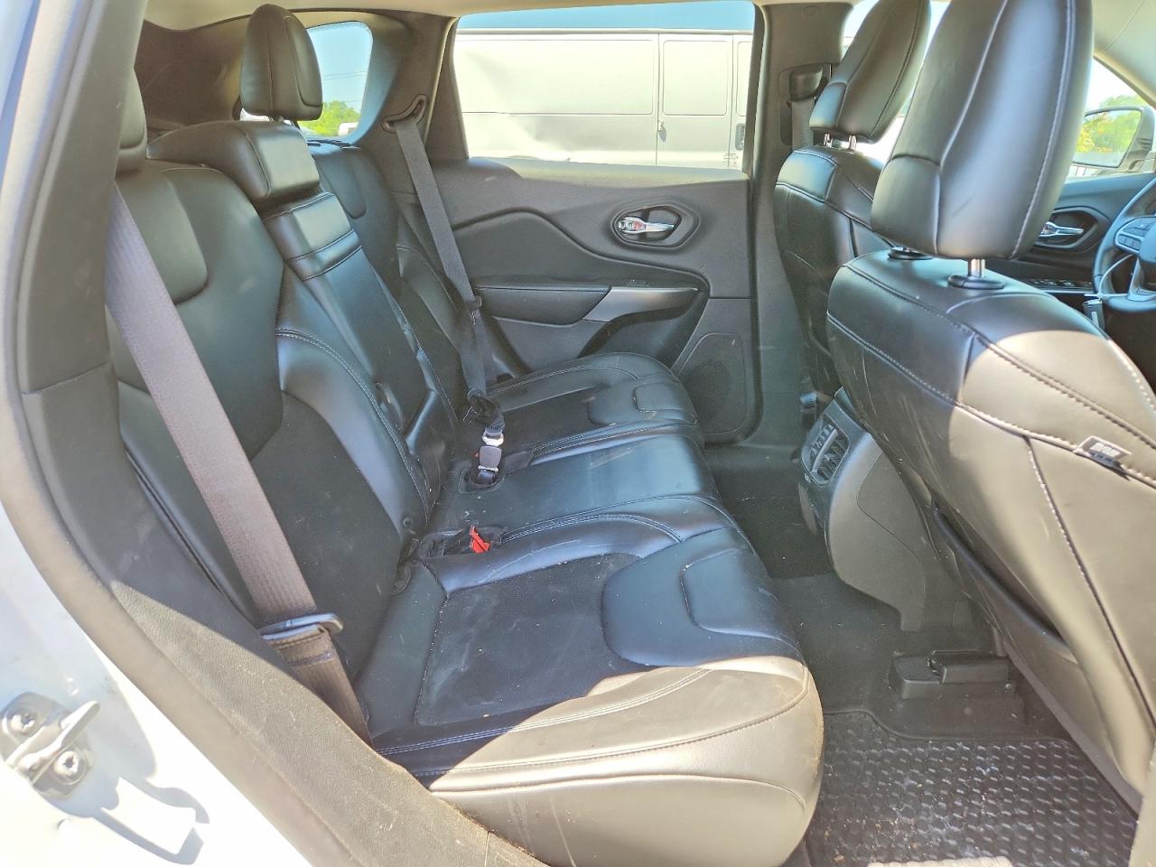 2019 JEEP CHEROKEE LATITUDE PLUS photo 31