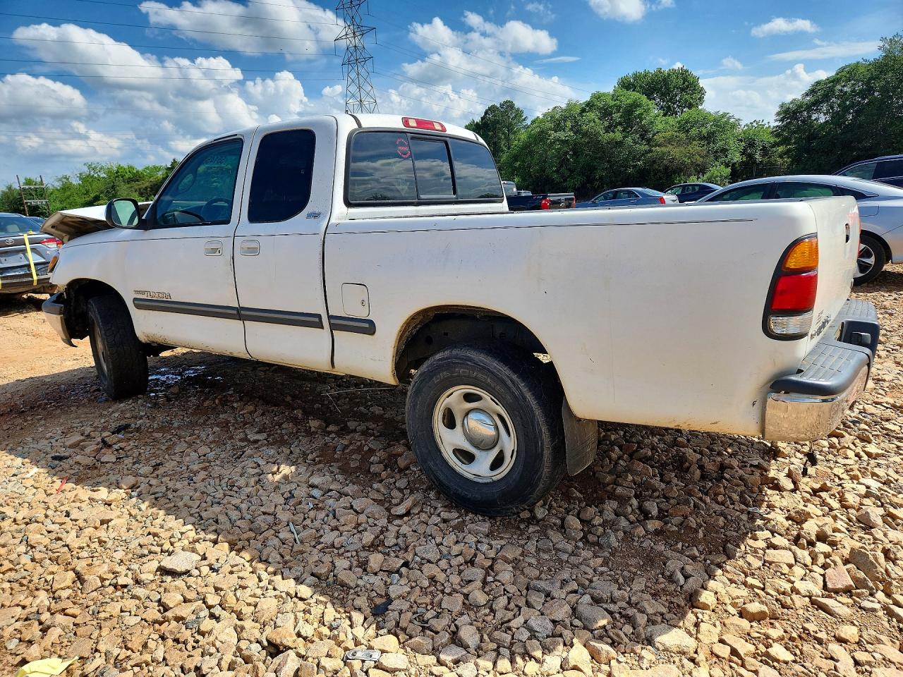 2000 TOYOTA TUNDRA SR5 photo 2