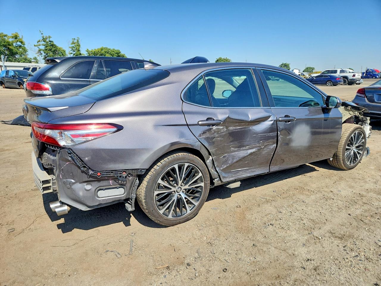 2019 TOYOTA CAMRY SE photo 7