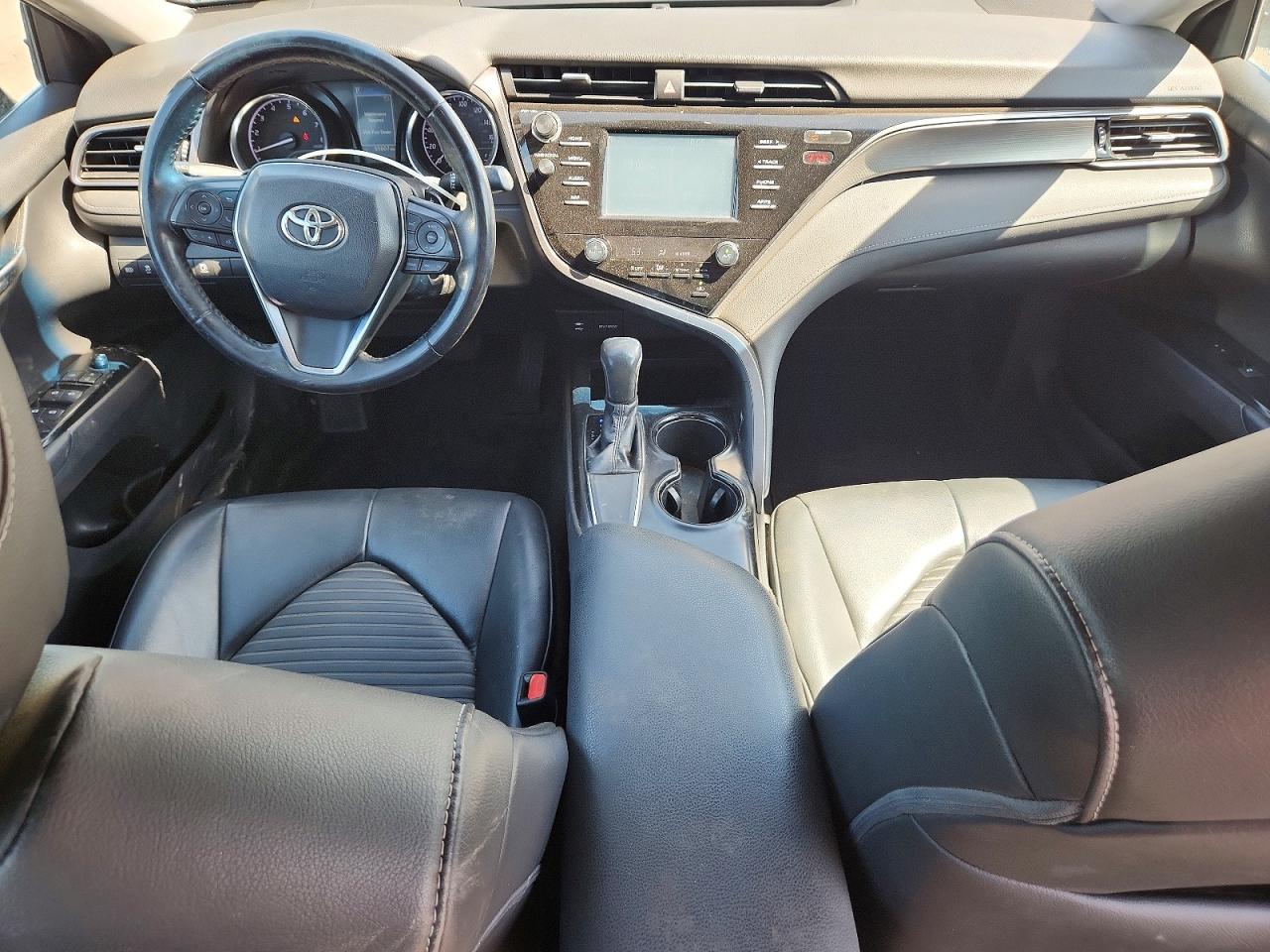 2019 TOYOTA CAMRY SE photo 22