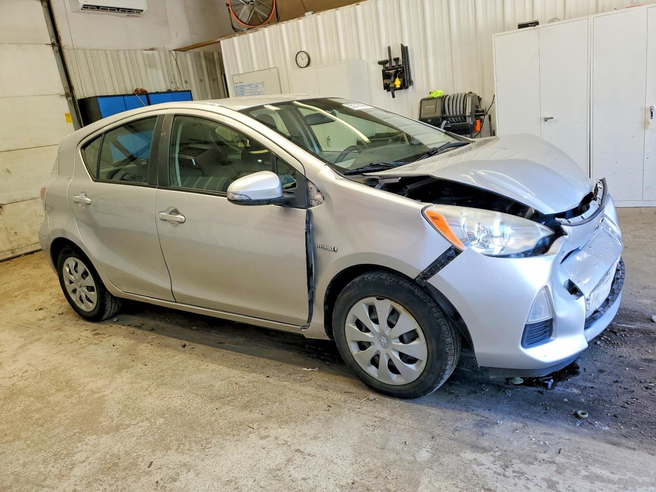 2012 TOYOTA PRIUS C TWO photo 7