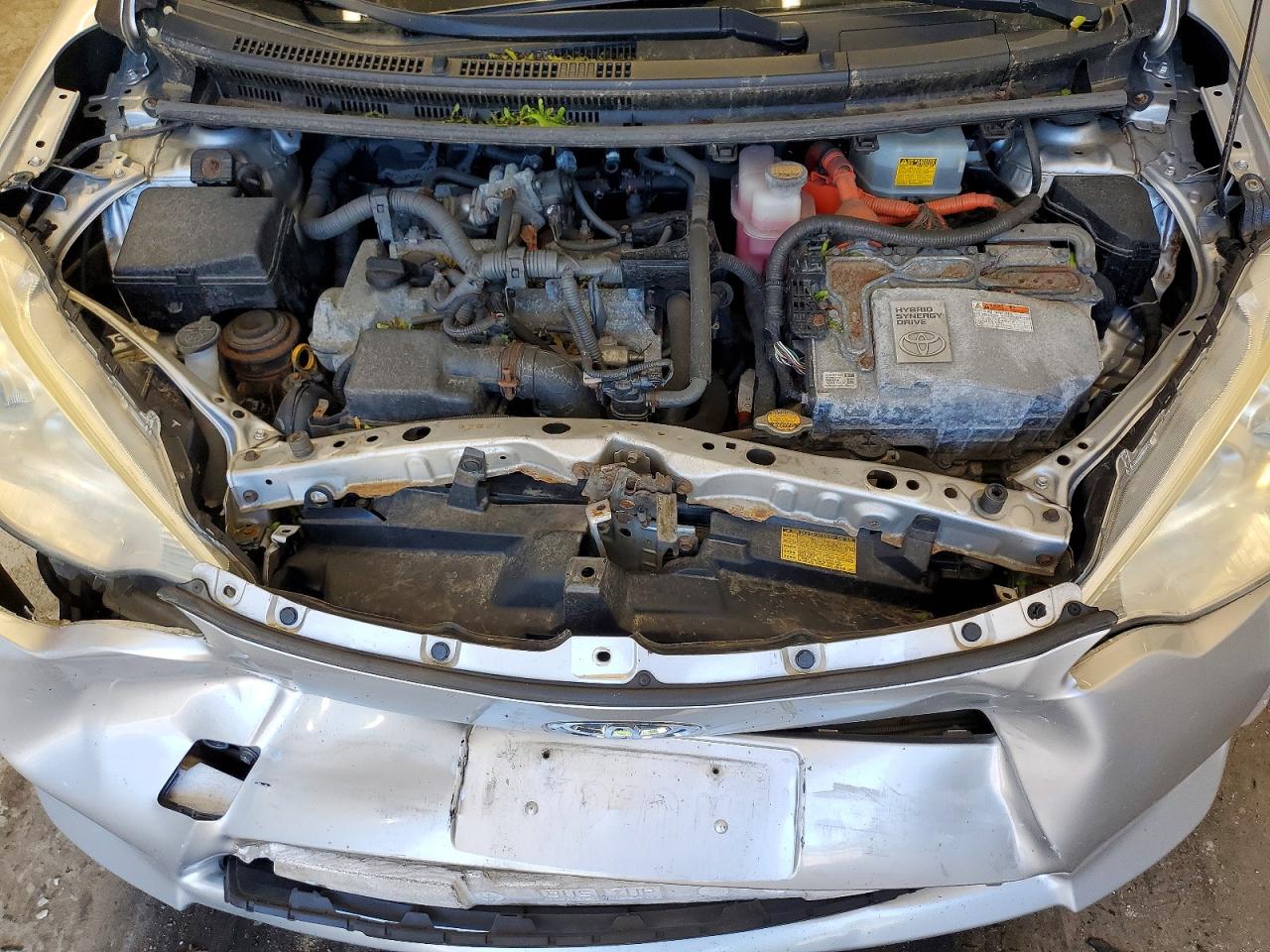 2012 TOYOTA PRIUS C TWO photo 21