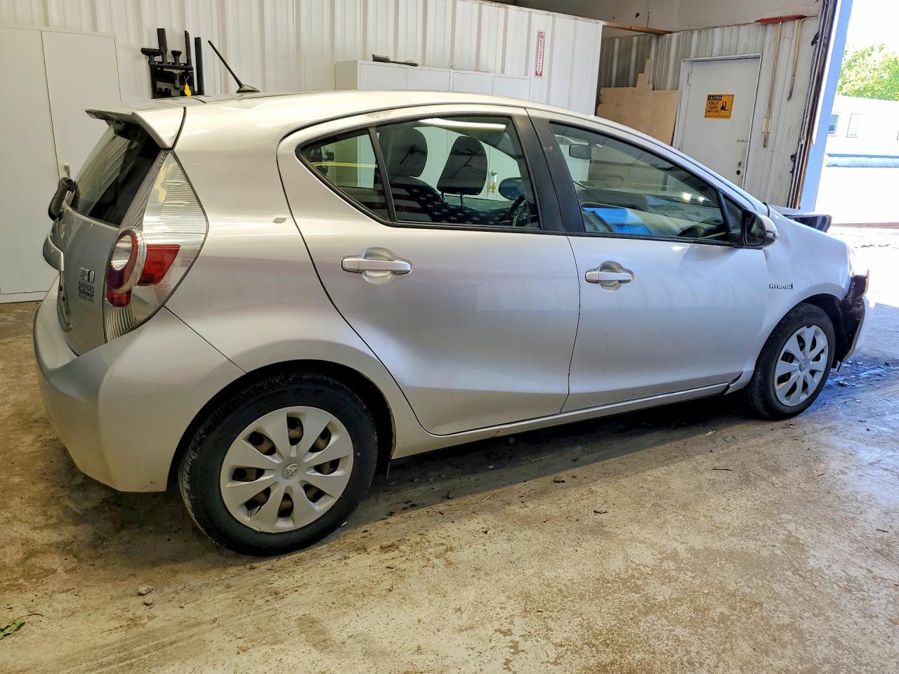 2012 TOYOTA PRIUS C TWO photo 5