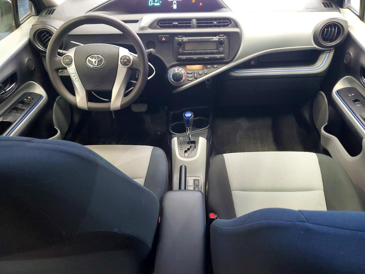 2012 TOYOTA PRIUS C TWO photo 15