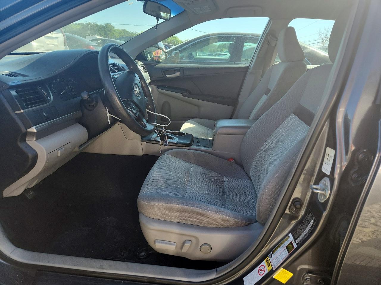 2012 TOYOTA CAMRY LE photo 15