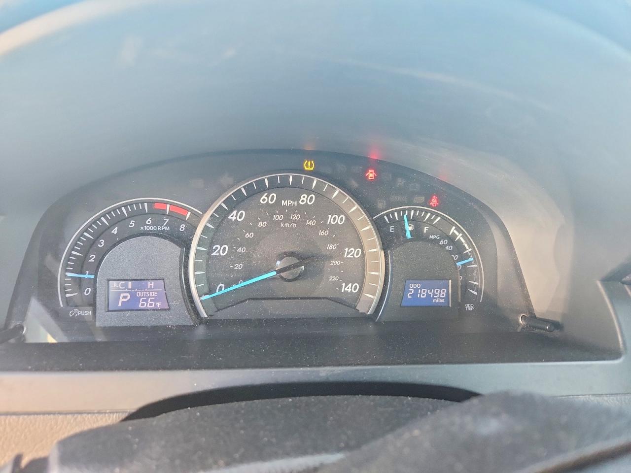 2012 TOYOTA CAMRY LE photo 19