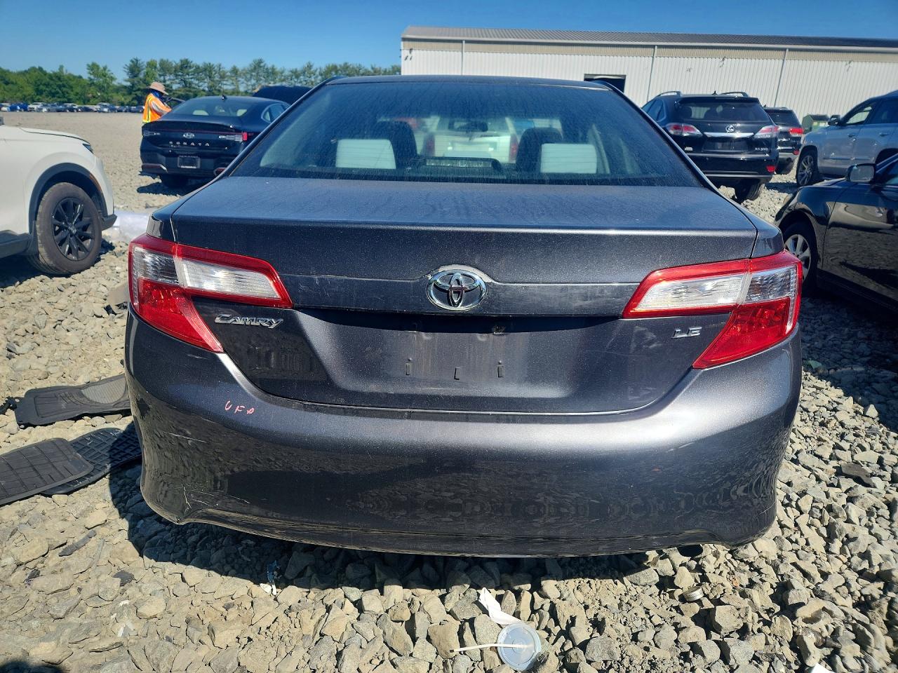 2012 TOYOTA CAMRY LE photo 11