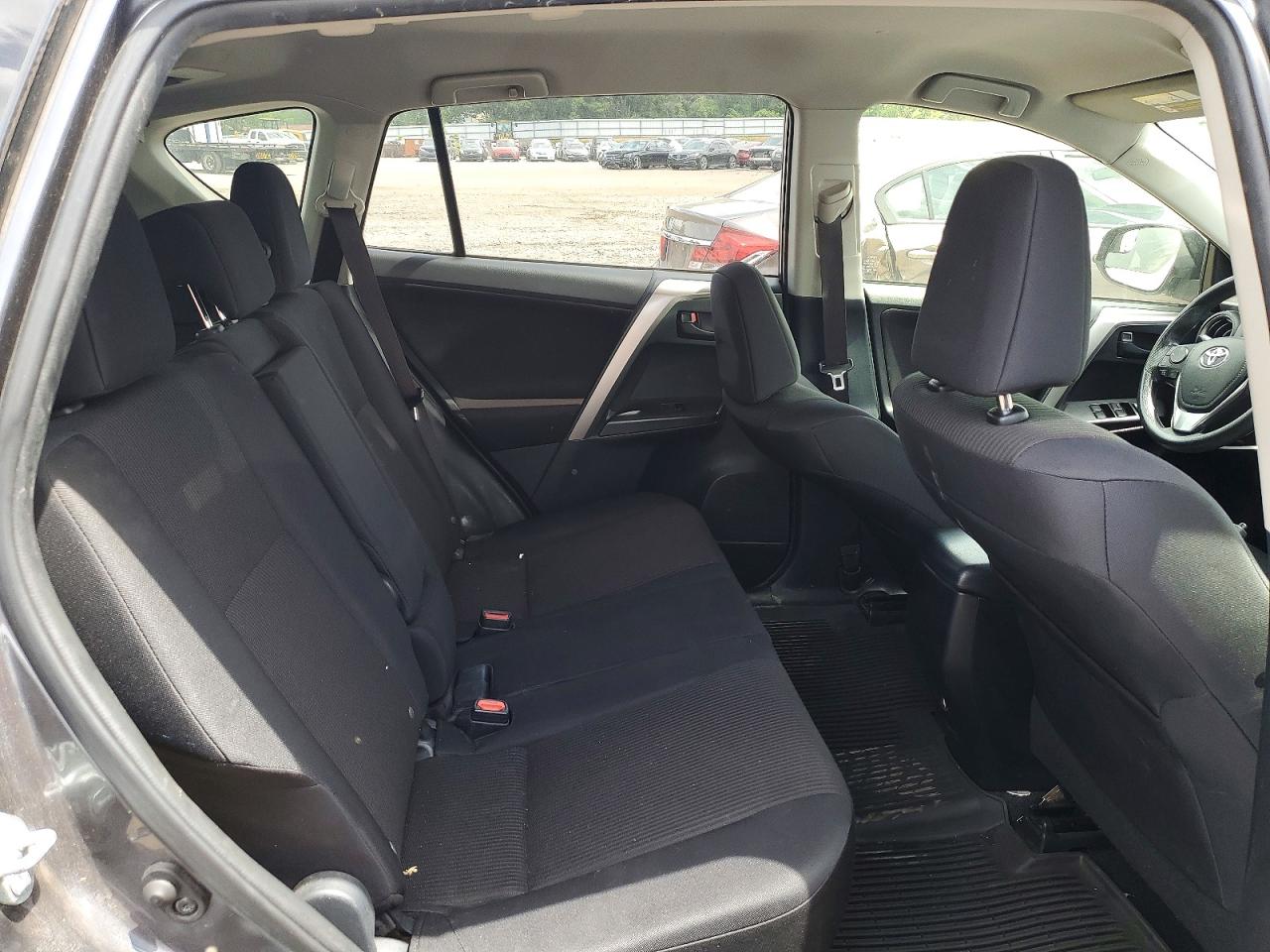 2017 TOYOTA RAV4 LE photo 10