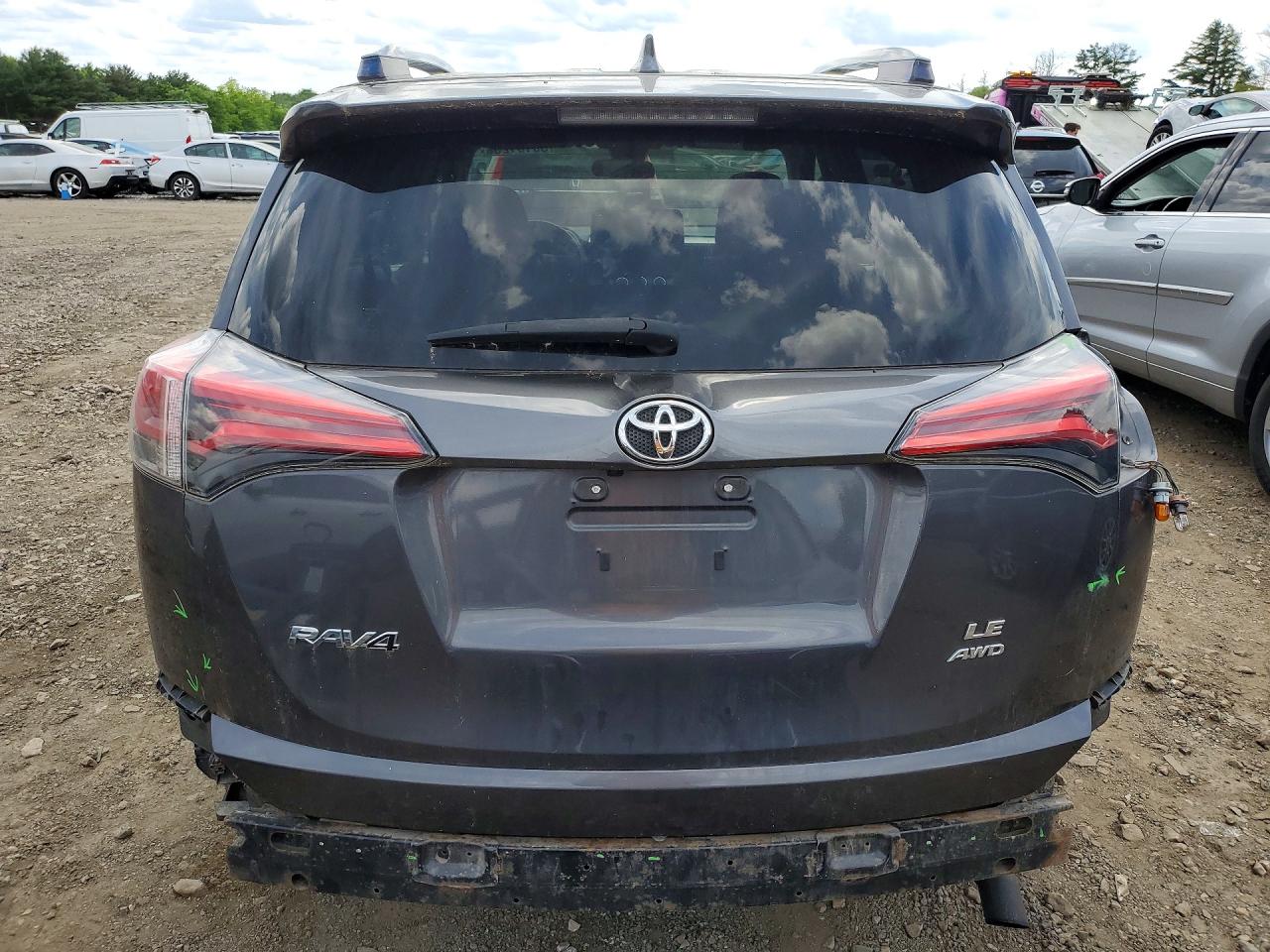 2017 TOYOTA RAV4 LE photo 6