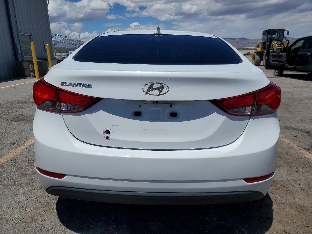 2015 HYUNDAI ELANTRA SE photo 11