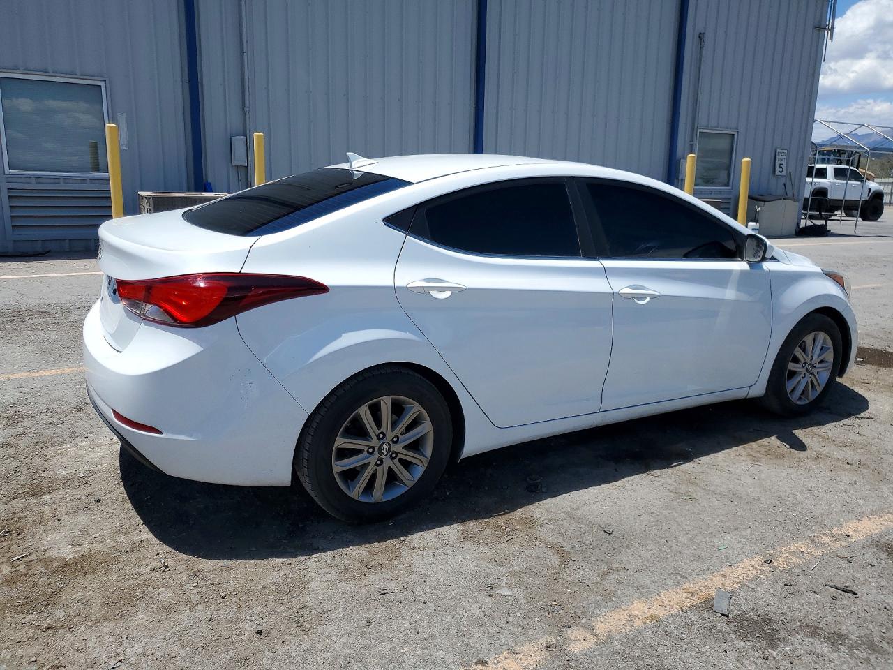 2015 HYUNDAI ELANTRA SE photo 5