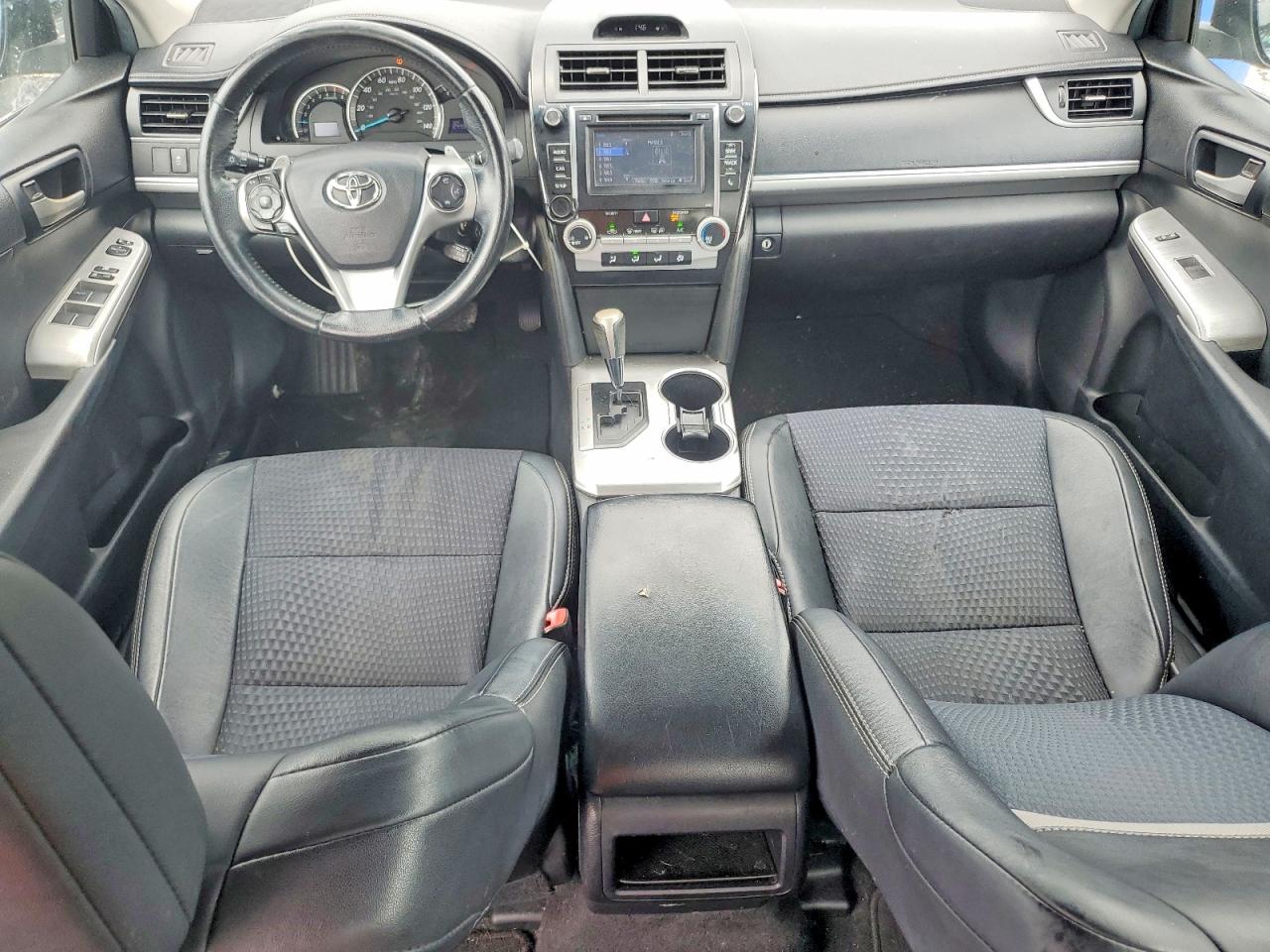 2014 TOYOTA CAMRY SE photo 15