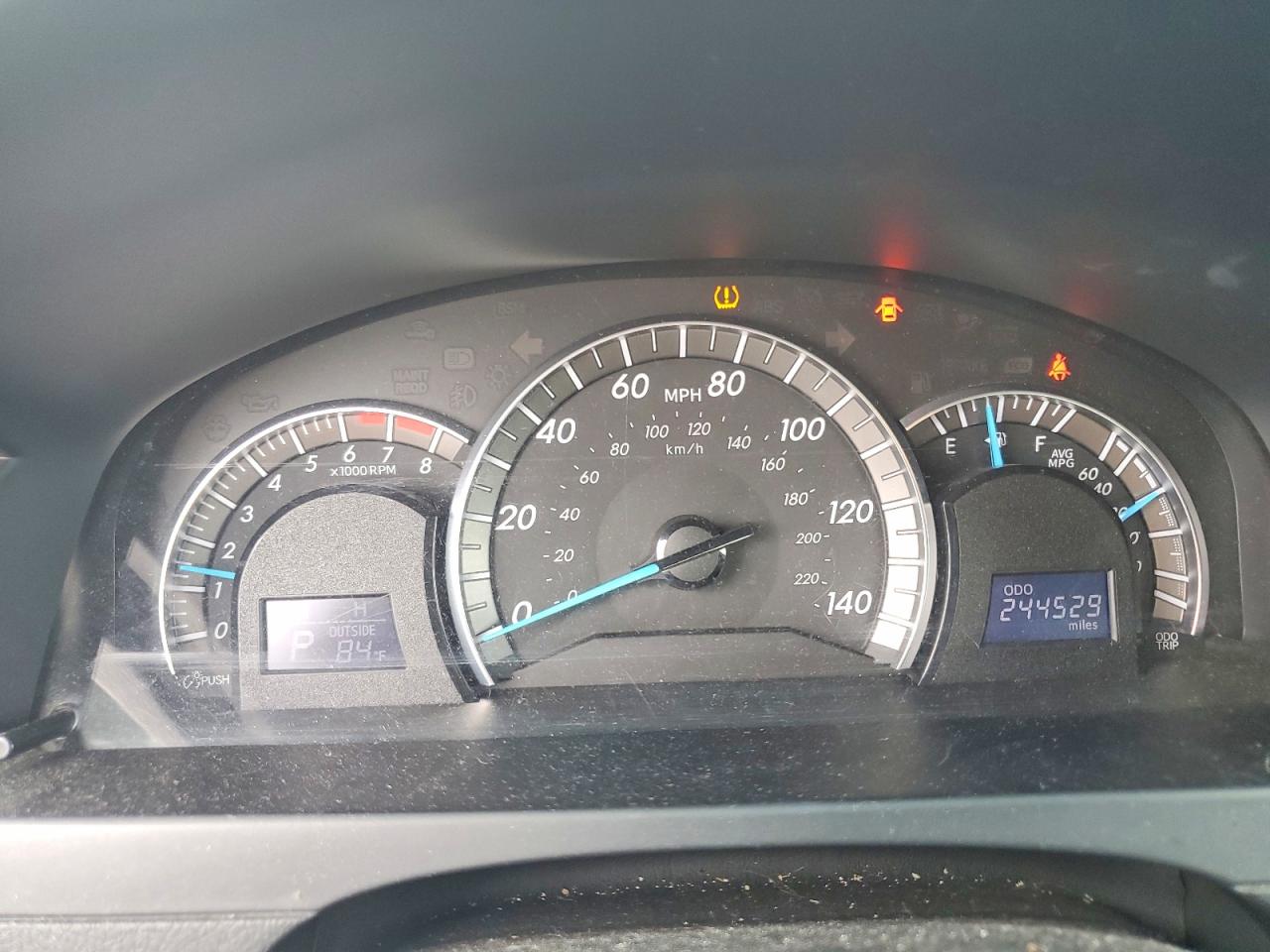 2014 TOYOTA CAMRY SE photo 17