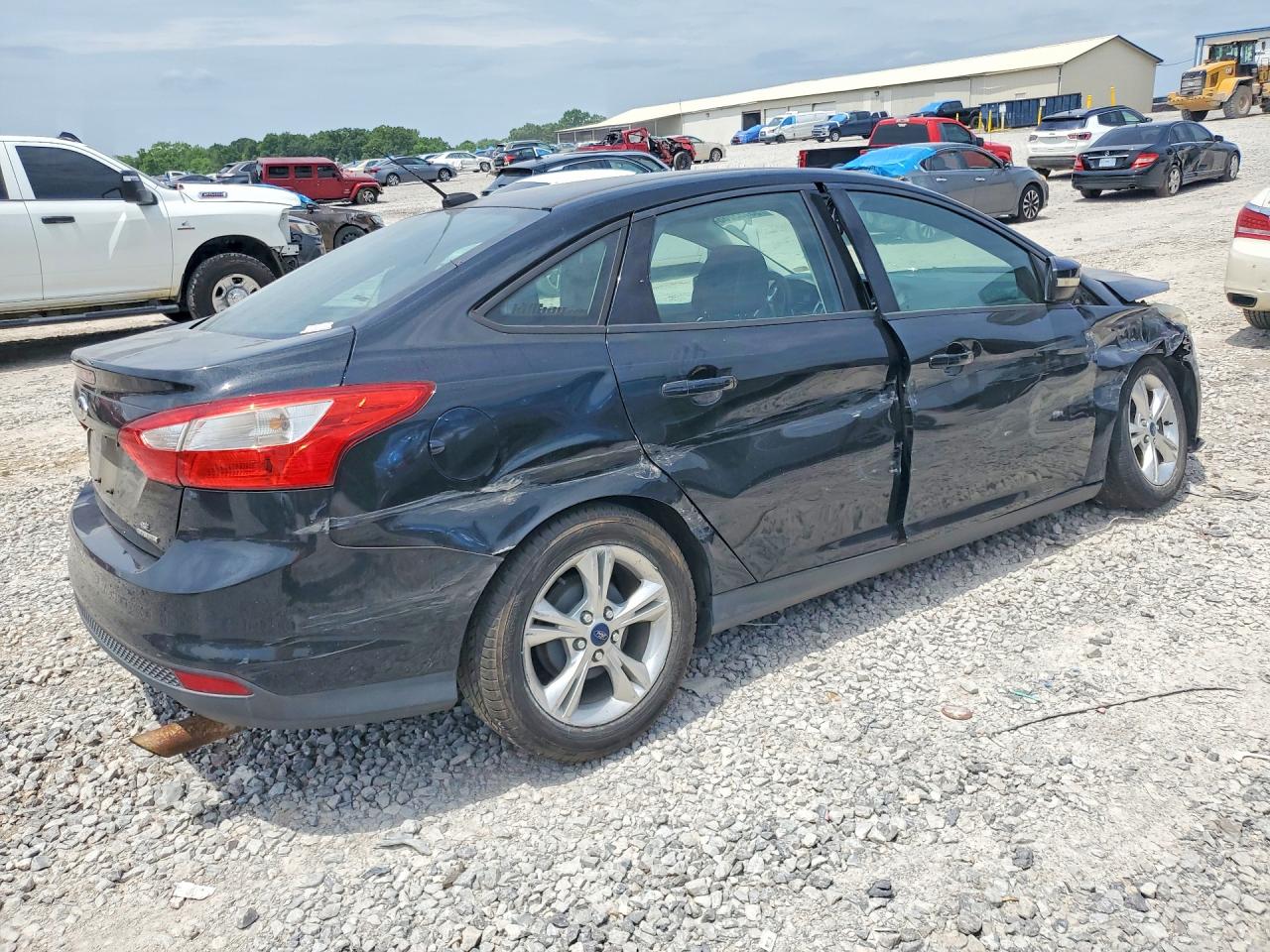 2014 FORD FOCUS SE photo 3